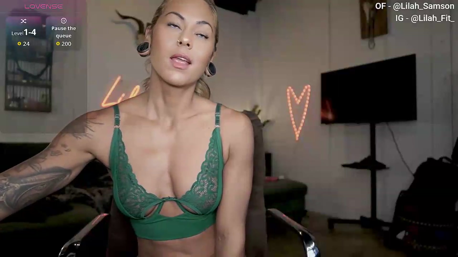 Gallery image thumbnail from Lilah_Fit's myfreecams stream on, 08/11/2026, 23:03 image 11 of 20