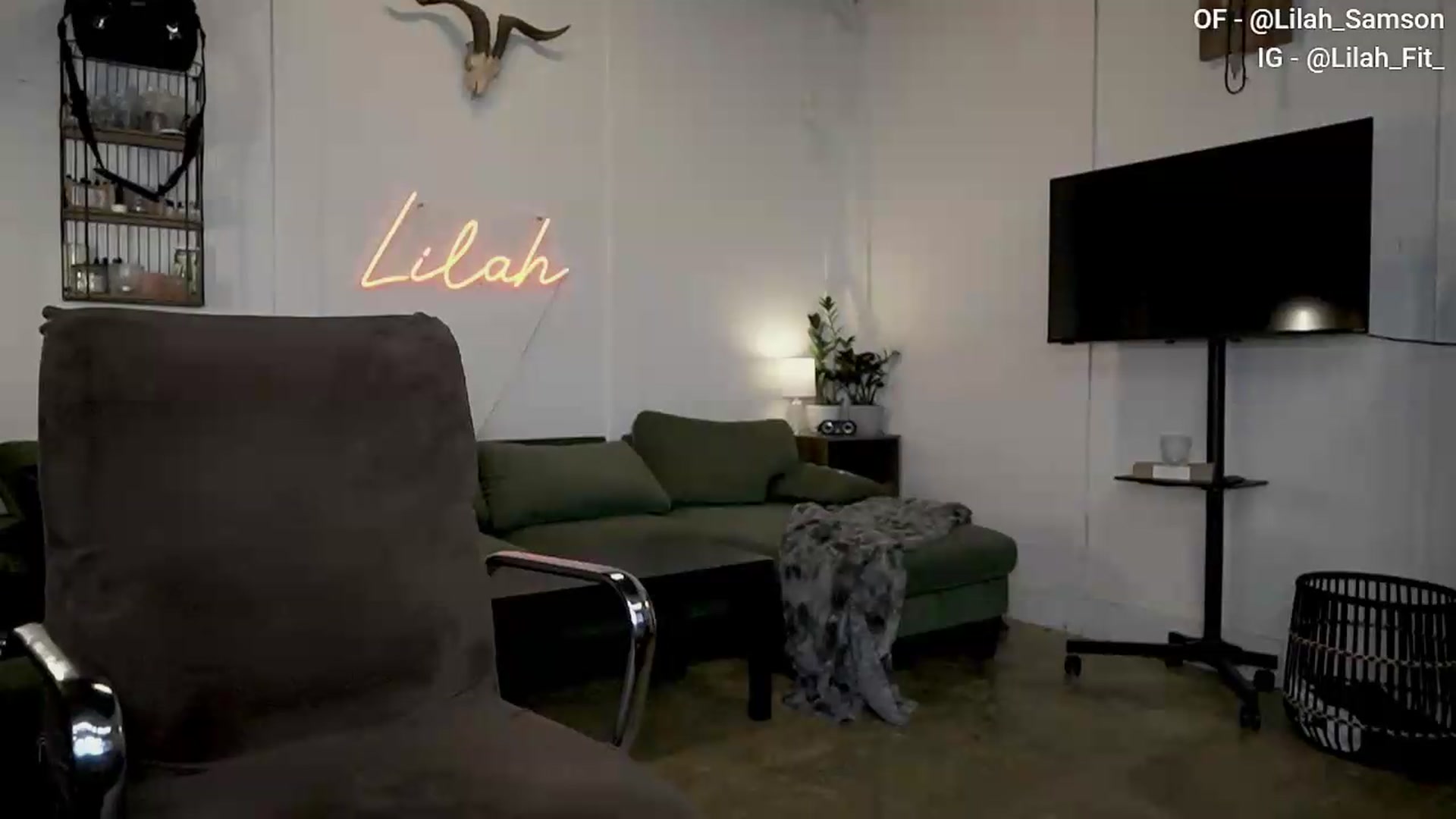 Gallery image thumbnail from Lilah_Fit's myfreecams stream on, 08/19/2026, 01:33 image 5 of 20