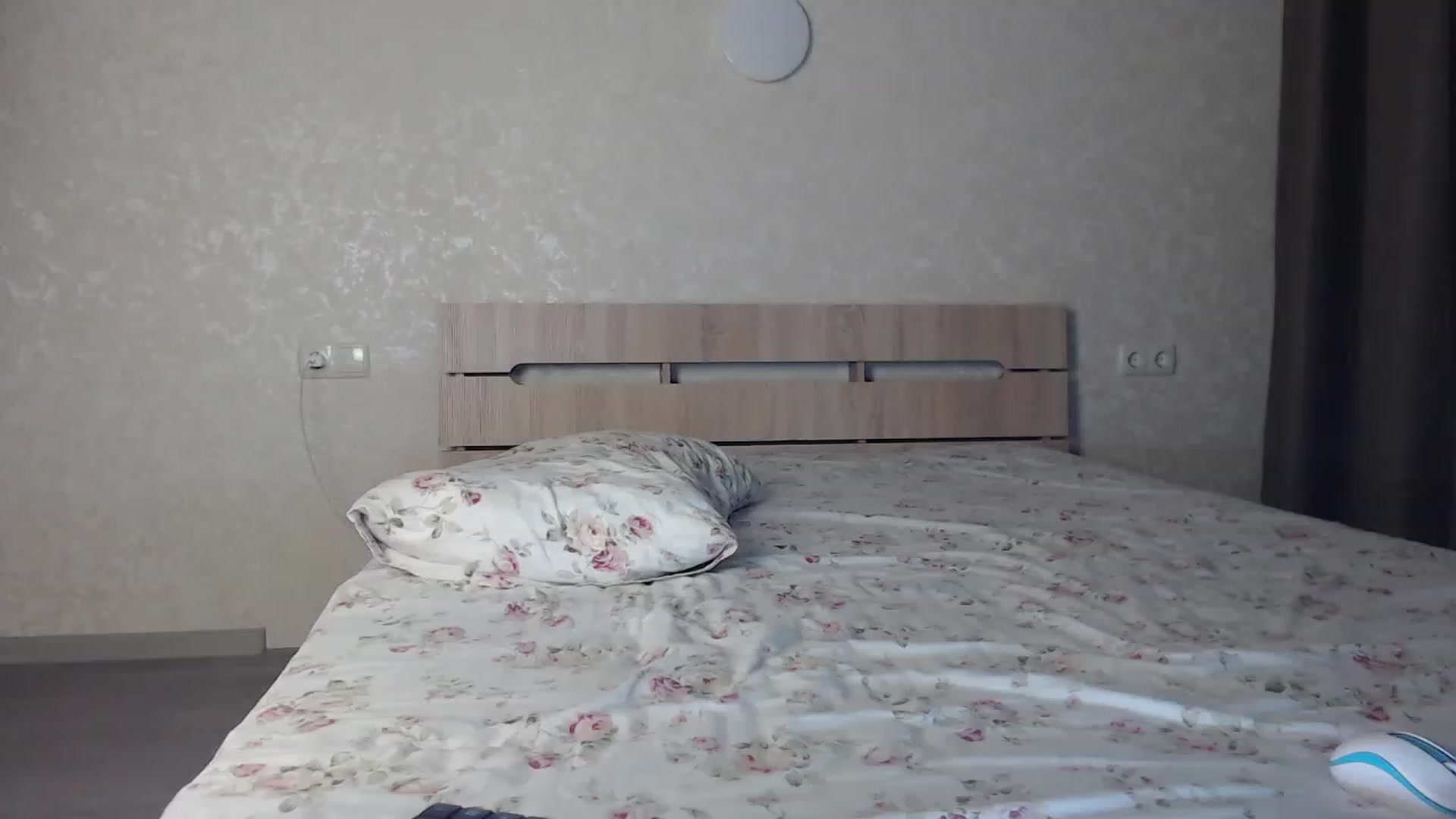 Gallery image thumbnail from Lilcutee's myfreecams stream on, 02/06/2023, 16:27 image 10 of 20