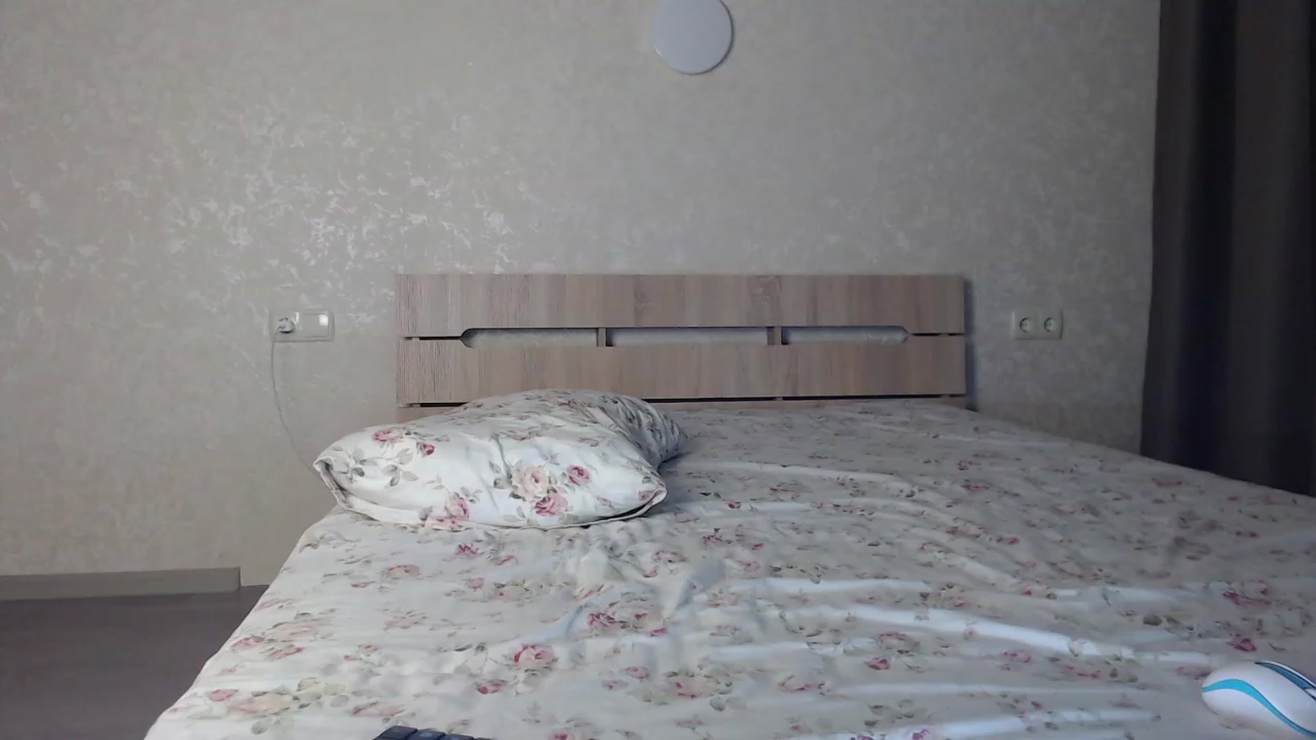 Gallery image thumbnail from Lilcutee's myfreecams stream on, 02/06/2023, 16:27 image 11 of 20