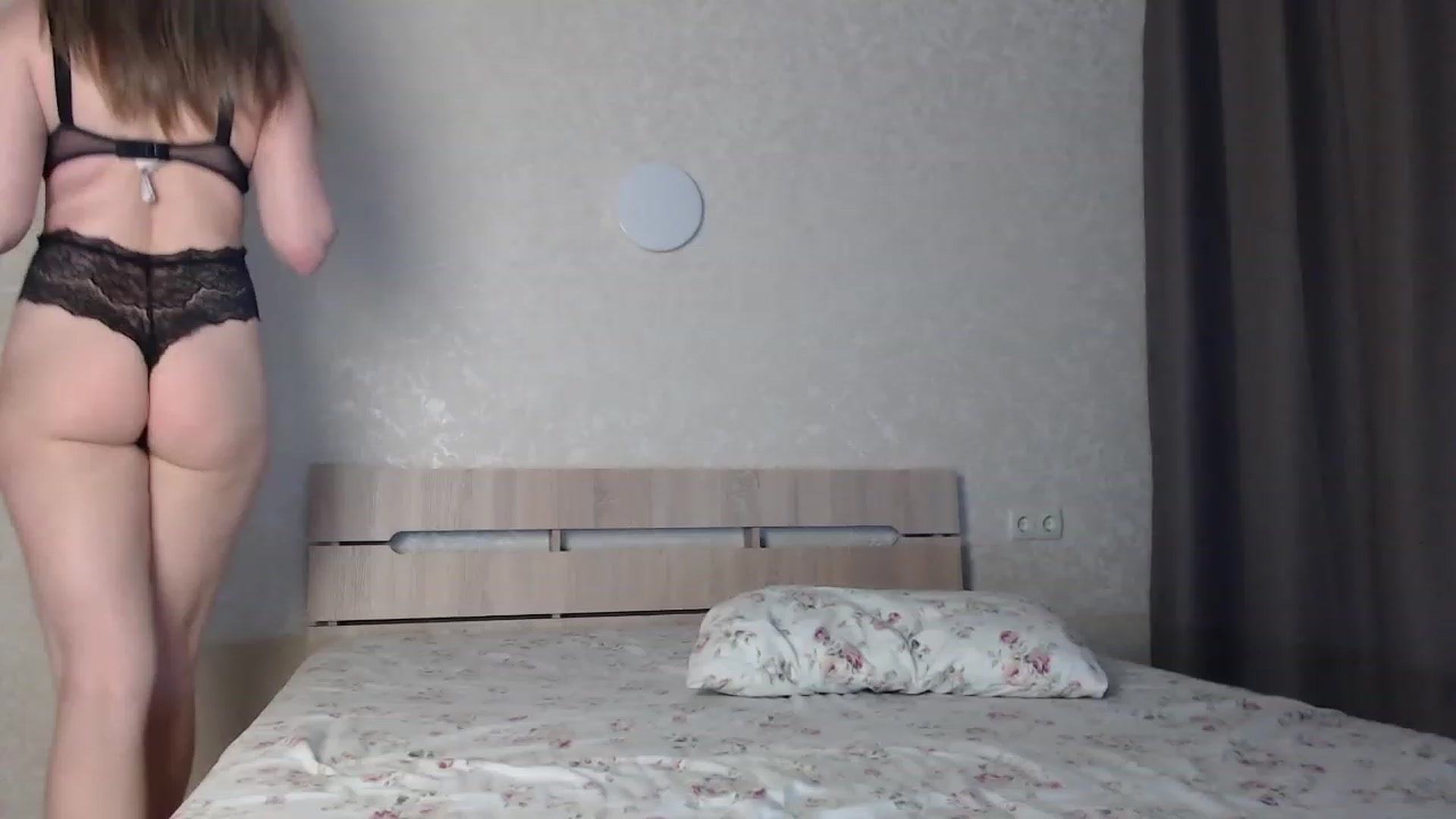 Gallery image thumbnail from Lilcutee's myfreecams stream on, 02/07/2023, 18:17 image 15 of 20