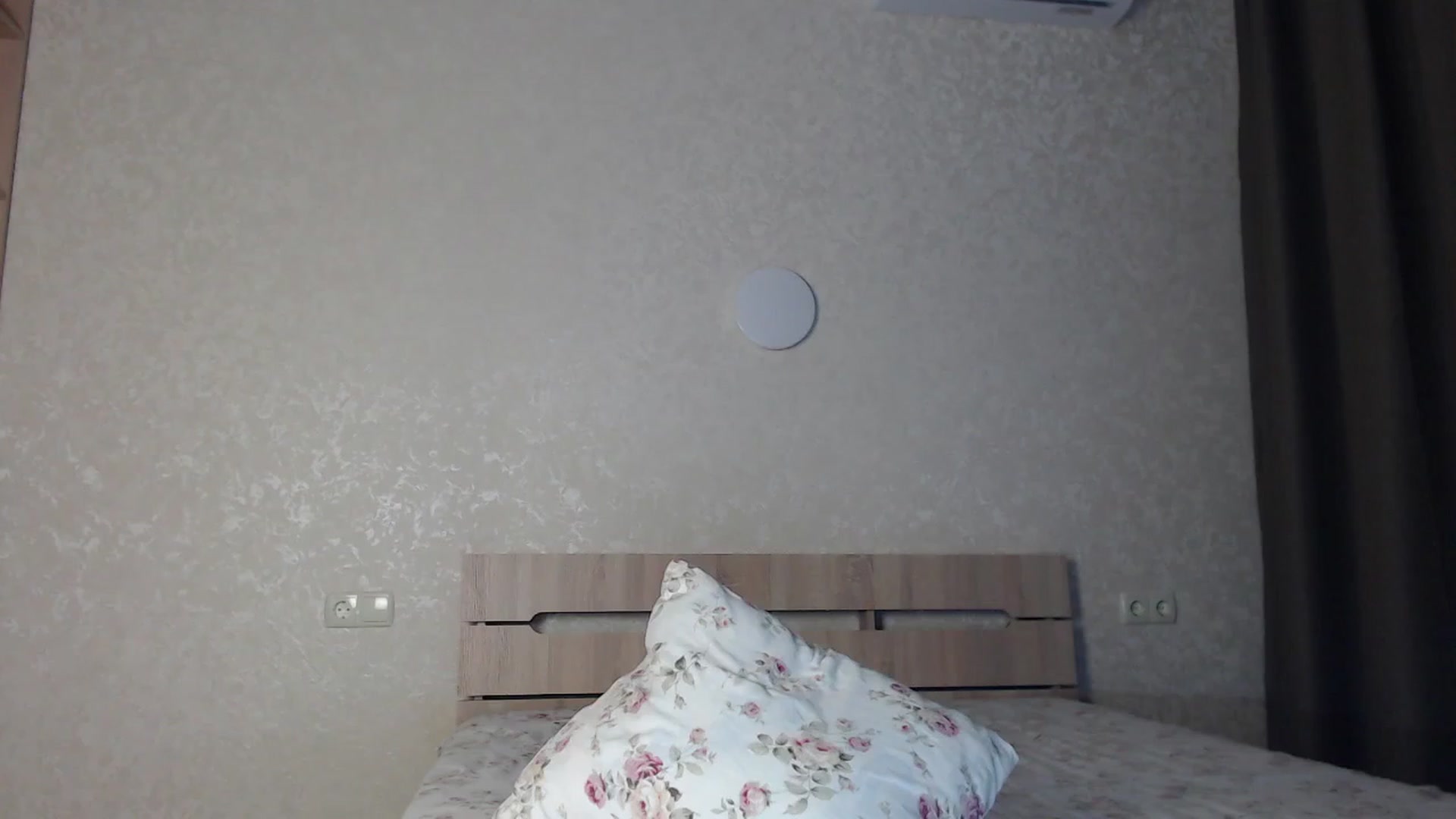 Gallery image thumbnail from Lilcutee's myfreecams stream on, 03/10/2023, 17:12 image 10 of 20
