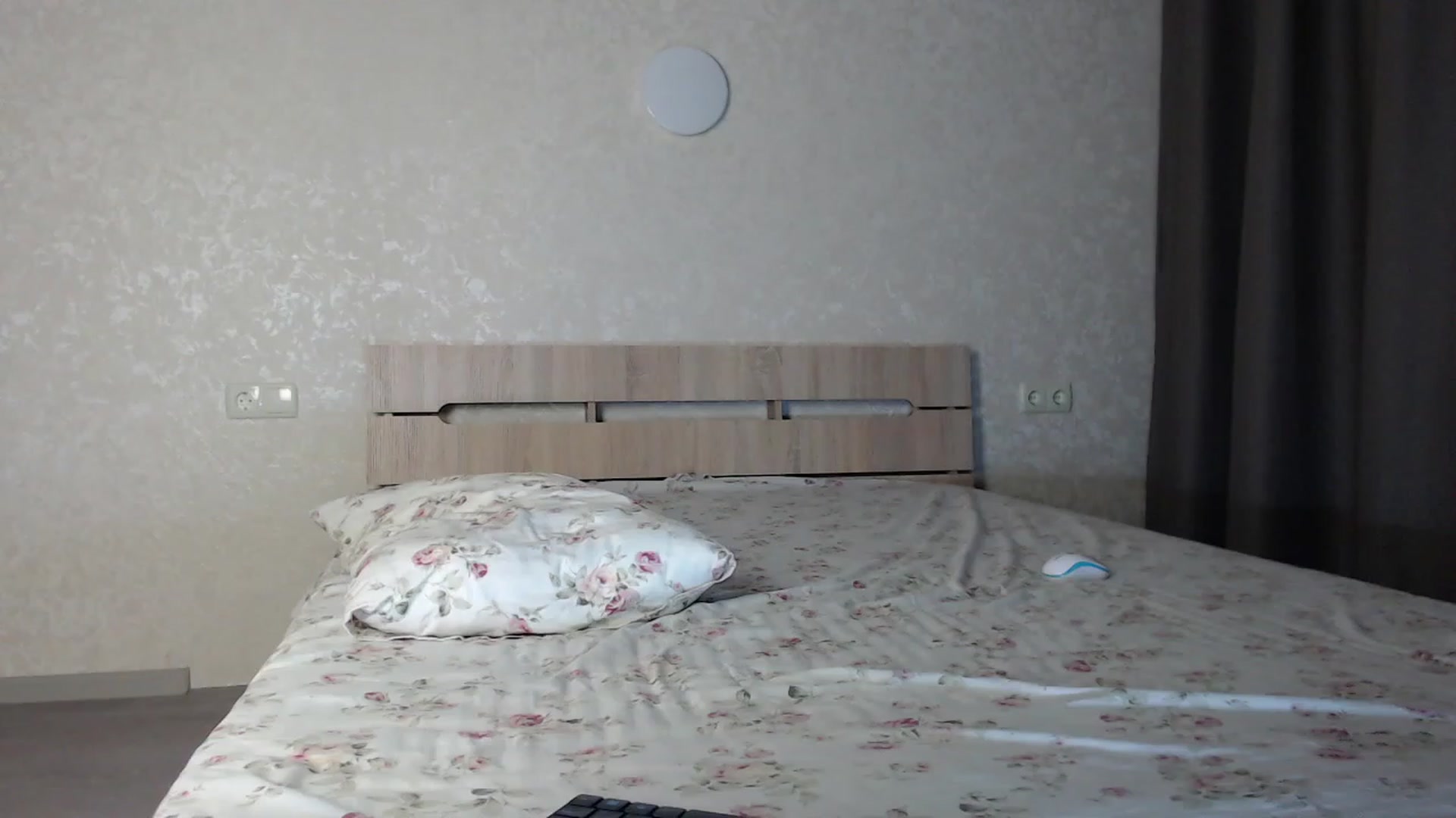 Gallery image thumbnail from Lilcutee's myfreecams stream on, 03/13/2023, 18:01 image 12 of 20
