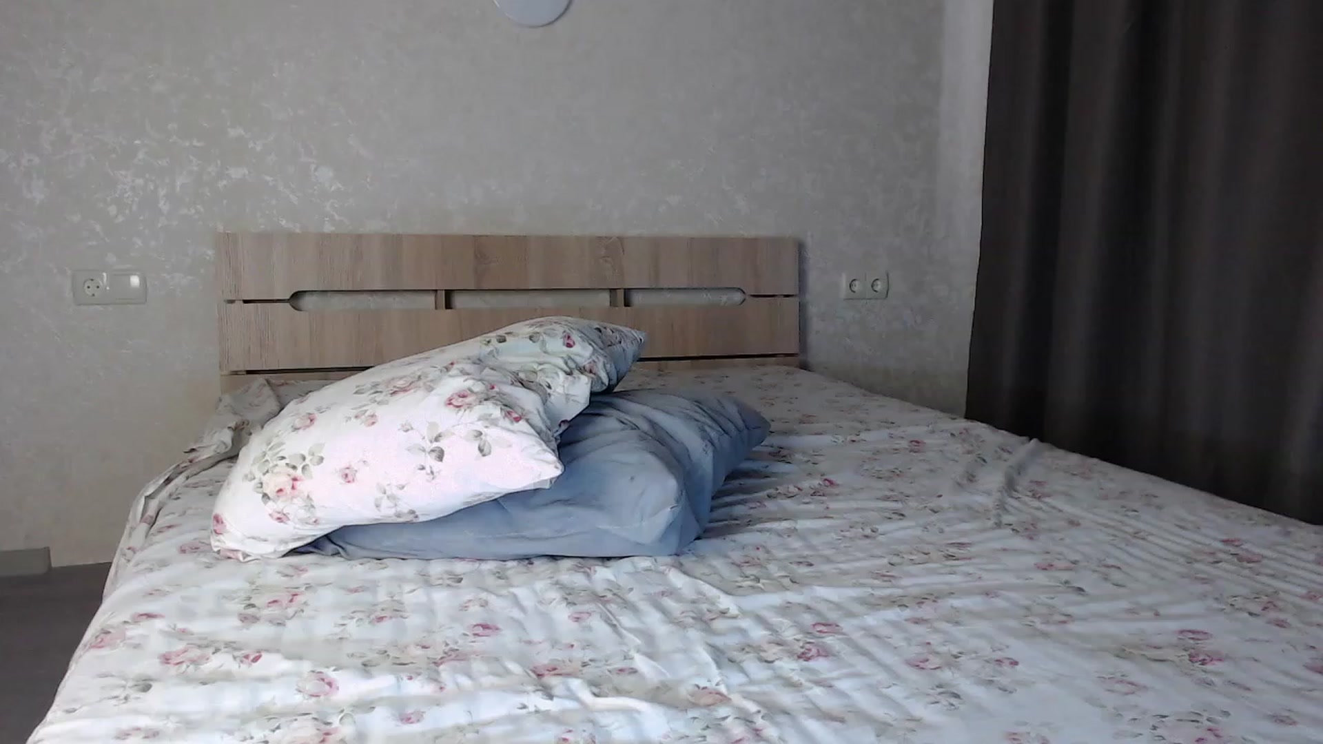 Gallery image thumbnail from Lilcutee's myfreecams stream on, 03/27/2023, 14:01 image 14 of 20