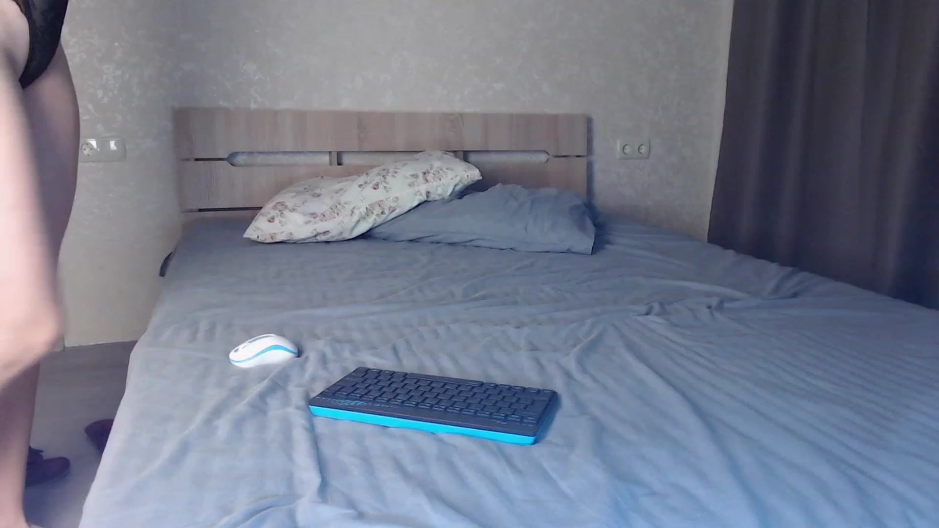 Gallery image thumbnail from Lilcutee's myfreecams stream on, 04/06/2023, 17:54 image 7 of 20