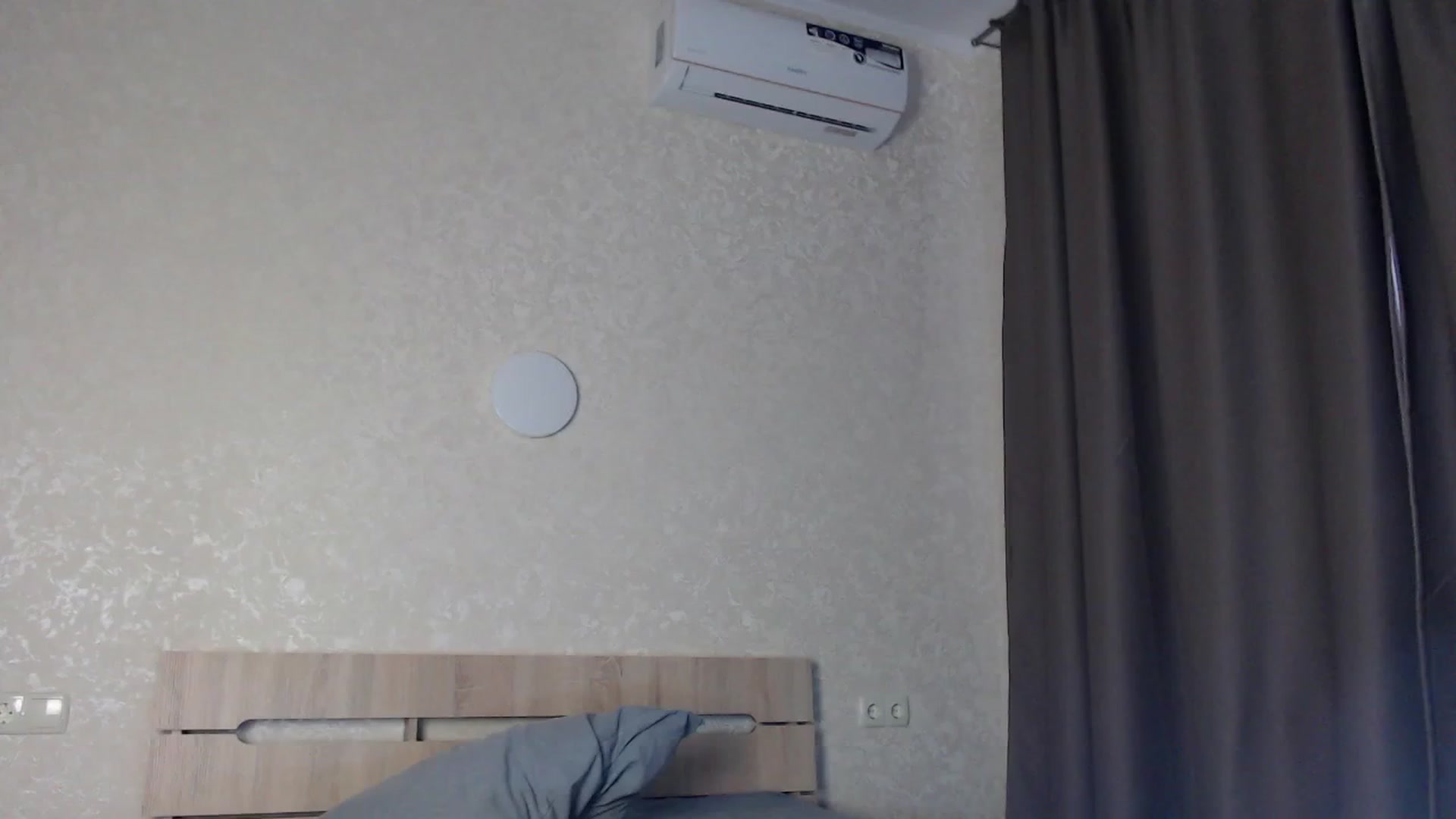Gallery image thumbnail from Lilcutee's myfreecams stream on, 04/08/2023, 16:48 image 3 of 20