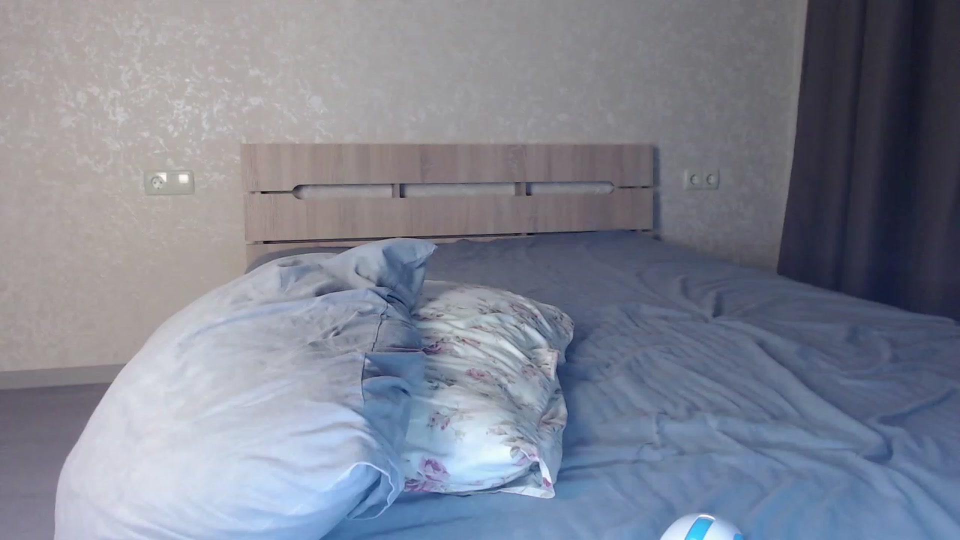 Gallery image thumbnail from Lilcutee's myfreecams stream on, 04/09/2023, 16:59 image 14 of 20