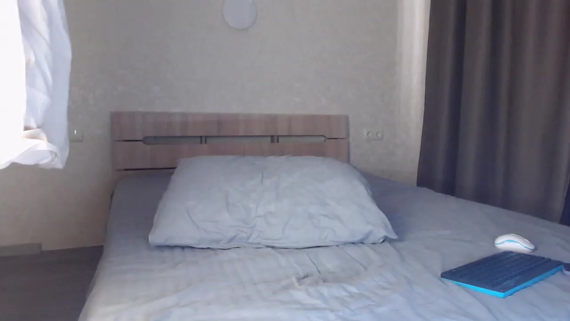 Gallery image thumbnail from Lilcutee's myfreecams stream on, 04/22/2023, 15:10 image 12 of 20