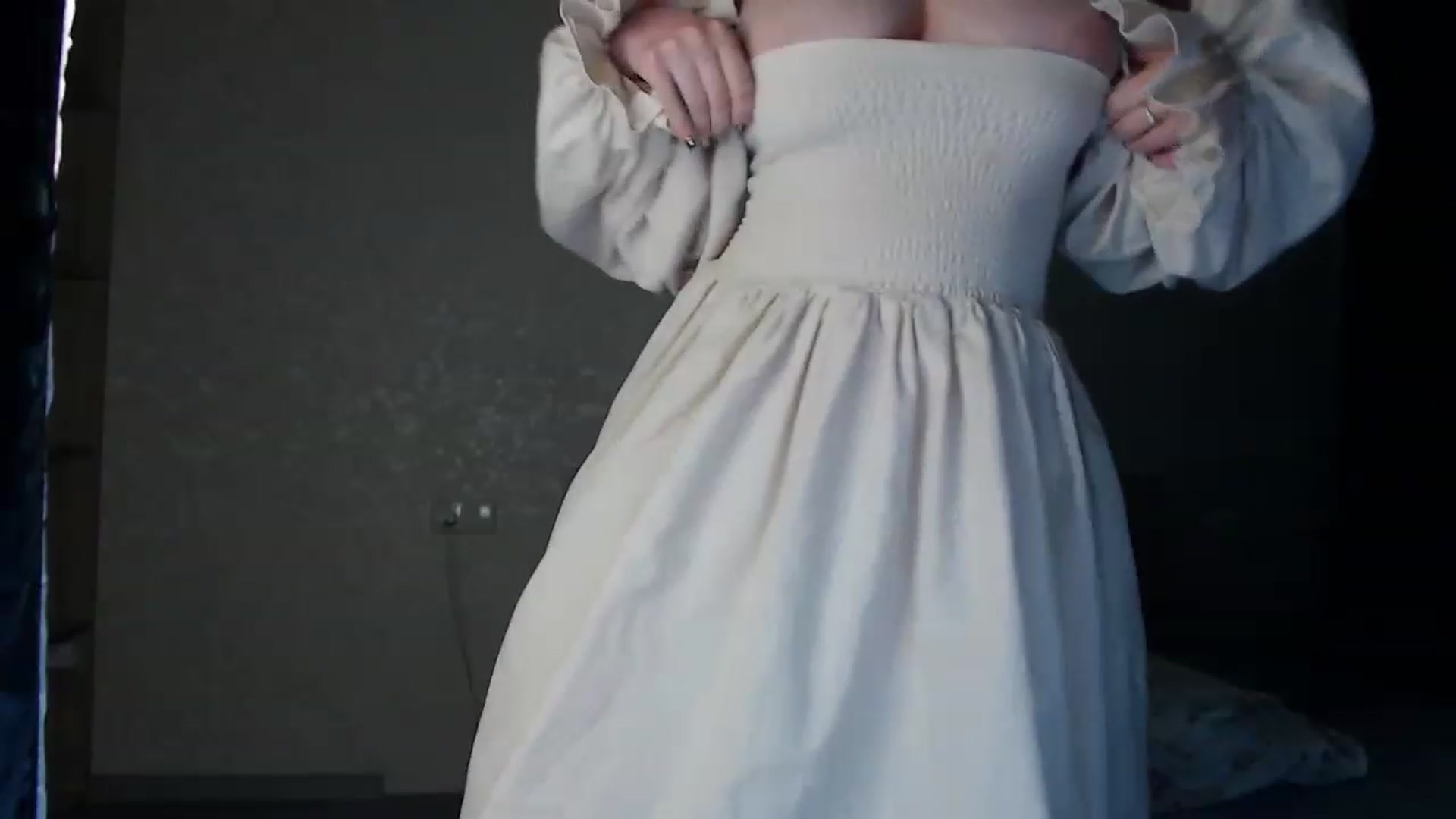 Gallery image thumbnail from Lilcutee's myfreecams stream on, 04/23/2023, 17:00 image 13 of 20