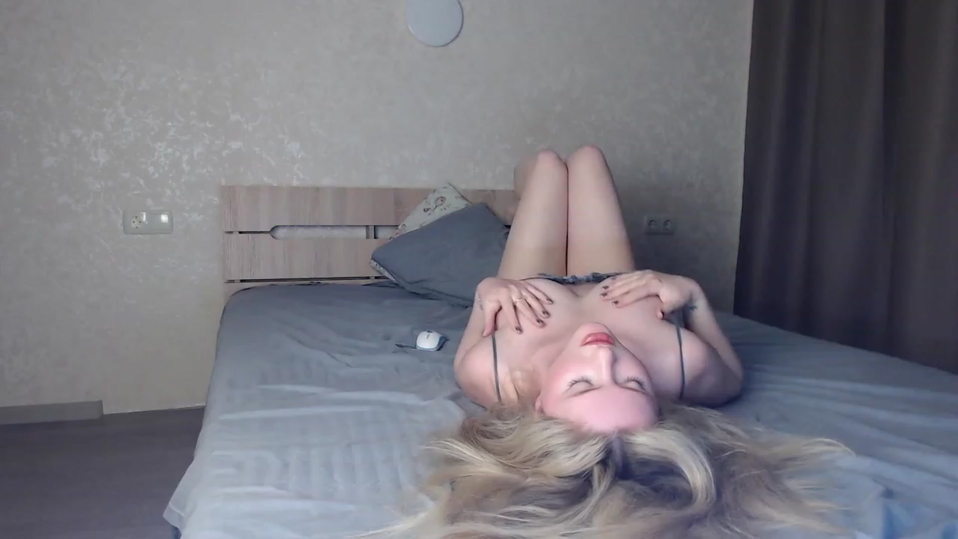 Gallery image thumbnail from Lilcutee's myfreecams stream on, 04/26/2023, 17:01 image 19 of 20