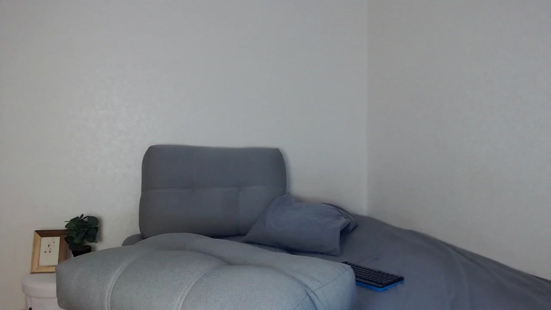 Gallery image thumbnail from Lilcutee's myfreecams stream on, 05/18/2023, 14:09 image 11 of 20