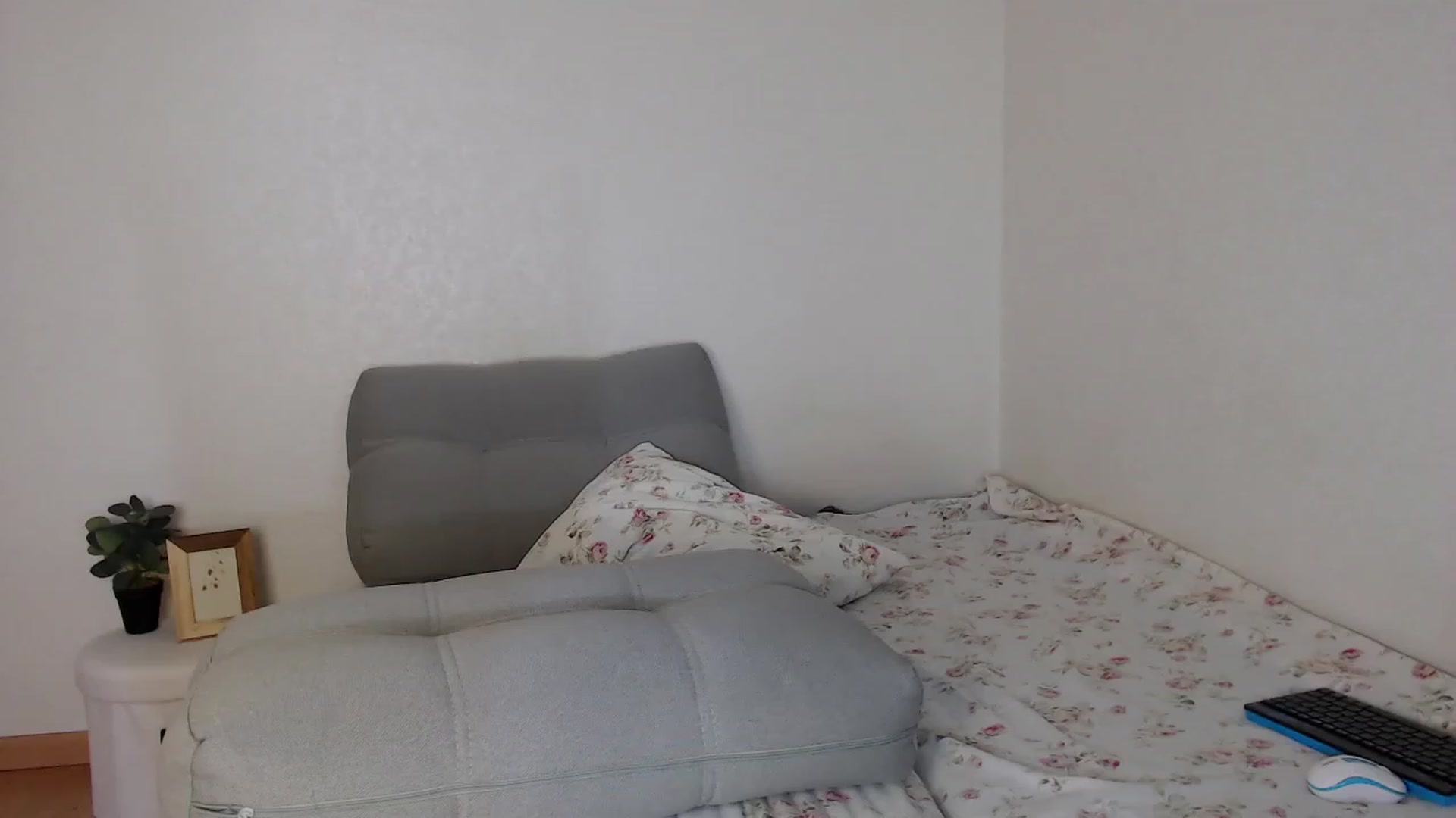 Gallery image thumbnail from Lilcutee's myfreecams stream on, 07/04/2023, 13:59 image 17 of 20