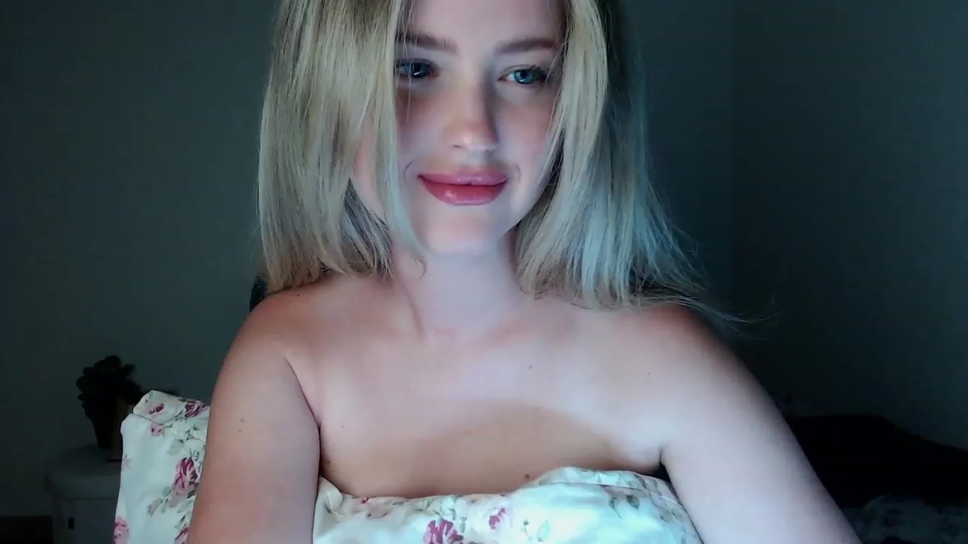 Gallery image thumbnail from Lilcutee's myfreecams stream on, 07/22/2023, 19:04 image 2 of 20