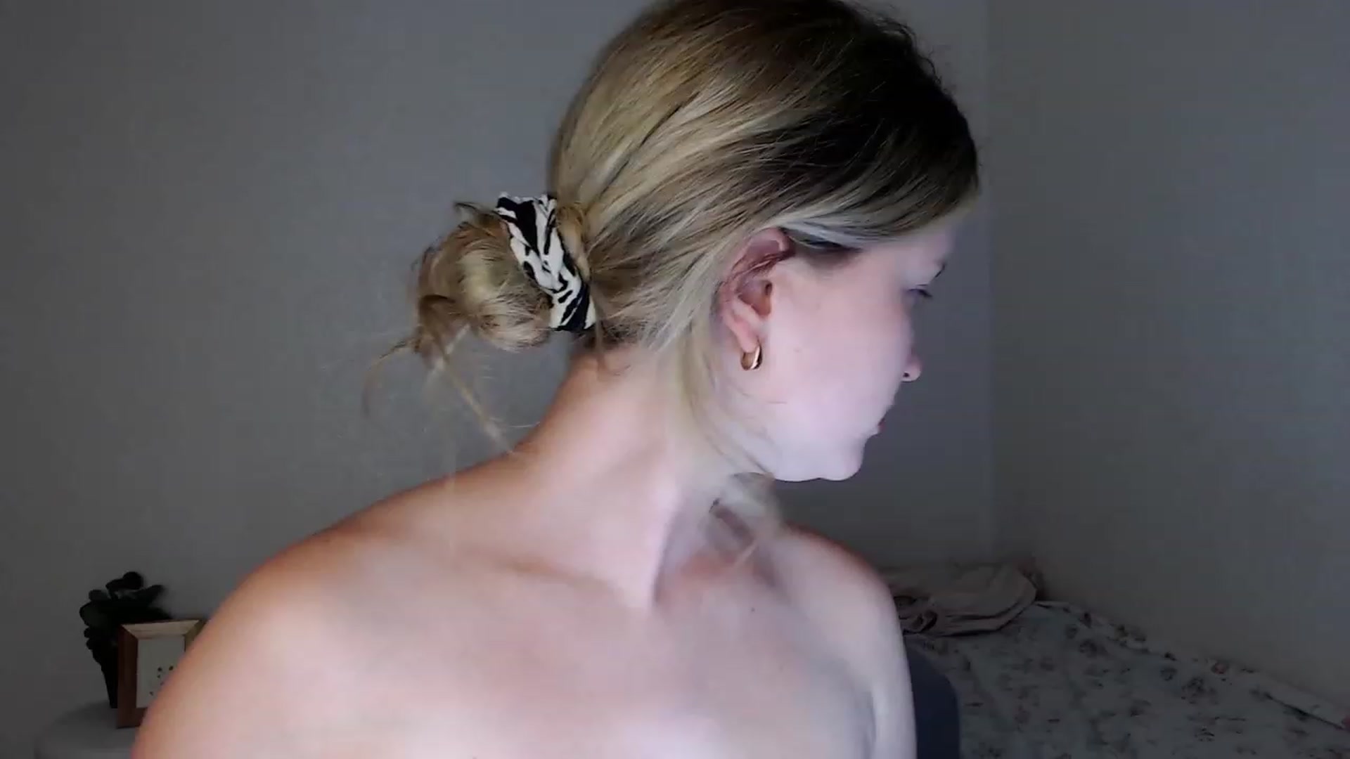 Gallery image thumbnail from Lilcutee's myfreecams stream on, 07/24/2023, 14:56 image 6 of 20