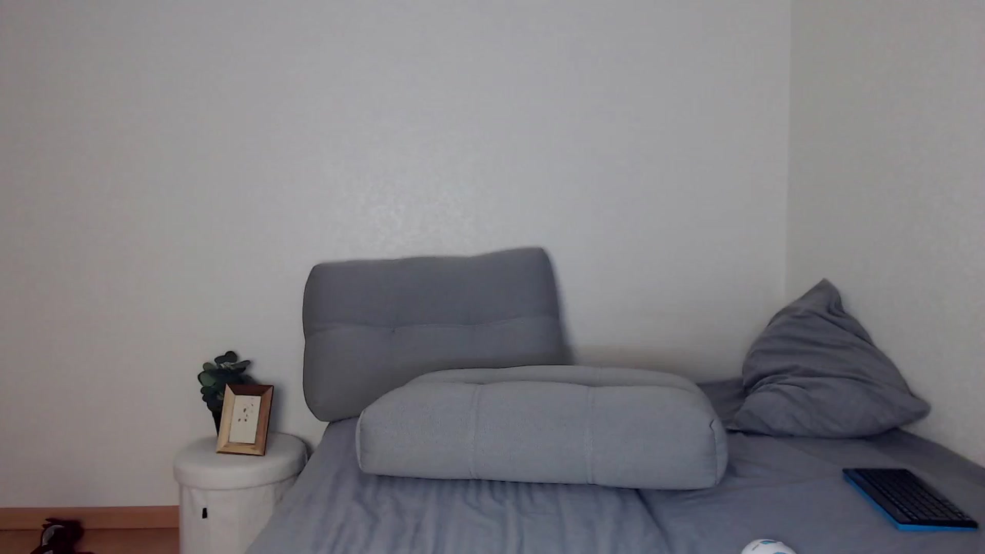 Gallery image thumbnail from Lilcutee's myfreecams stream on, 08/03/2023, 12:07 image 14 of 20