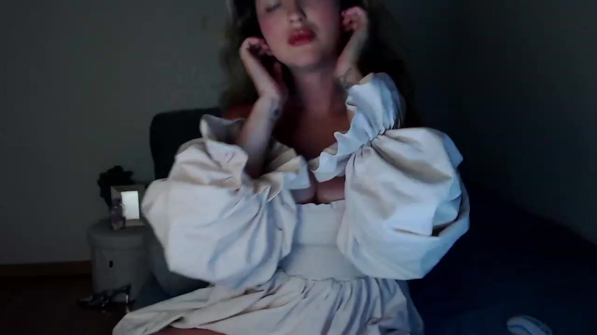 Gallery image thumbnail from Lilcutee's myfreecams stream on, 08/10/2023, 16:08 image 18 of 20