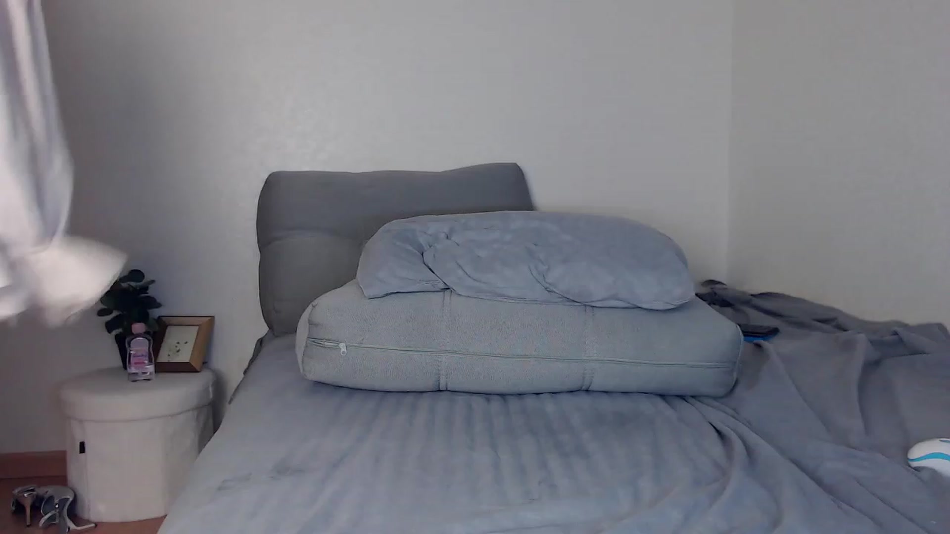 Gallery image thumbnail from Lilcutee's myfreecams stream on, 08/30/2023, 15:41 image 15 of 20