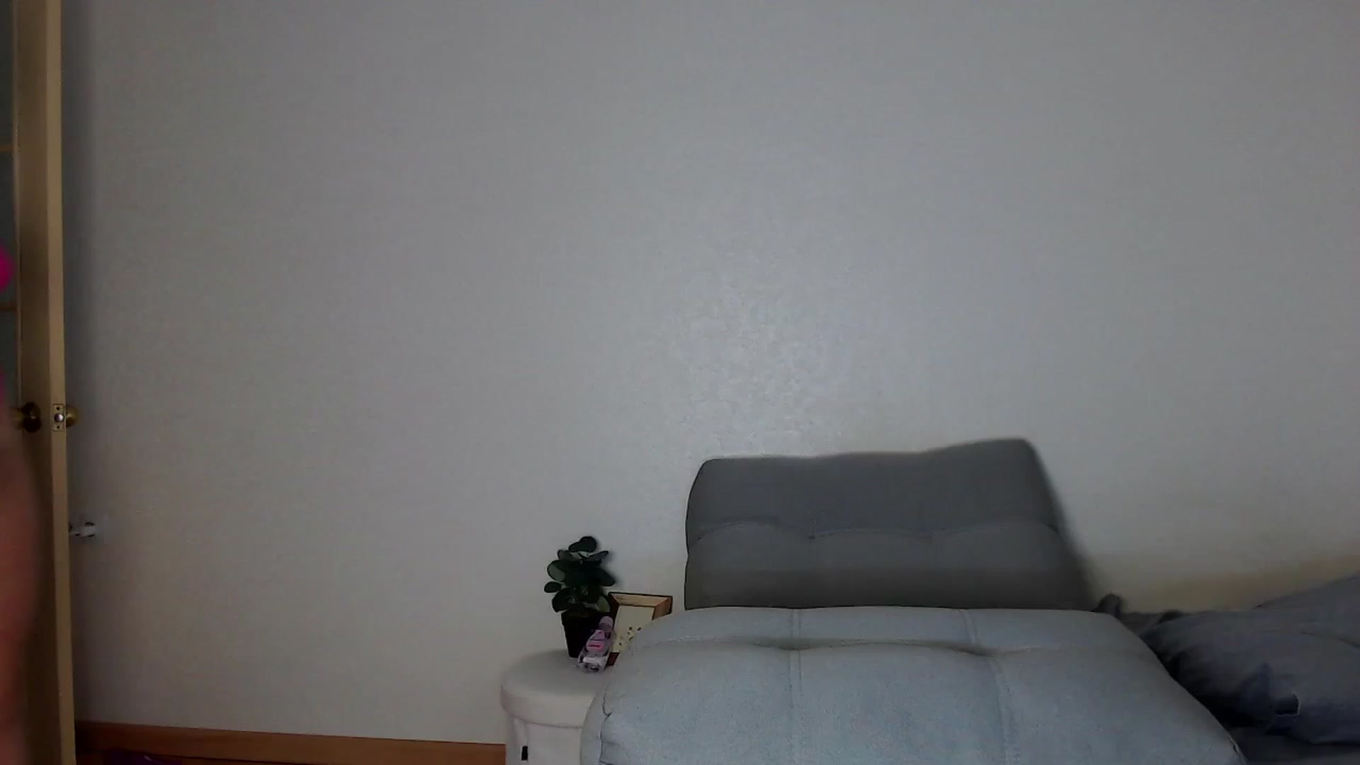 Gallery image thumbnail from Lilcutee's myfreecams stream on, 08/31/2023, 15:03 image 12 of 20