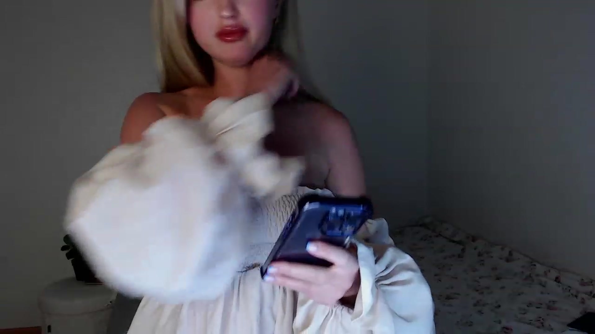 Gallery image thumbnail from Lilcutee's myfreecams stream on, 09/11/2023, 15:52 image 19 of 20