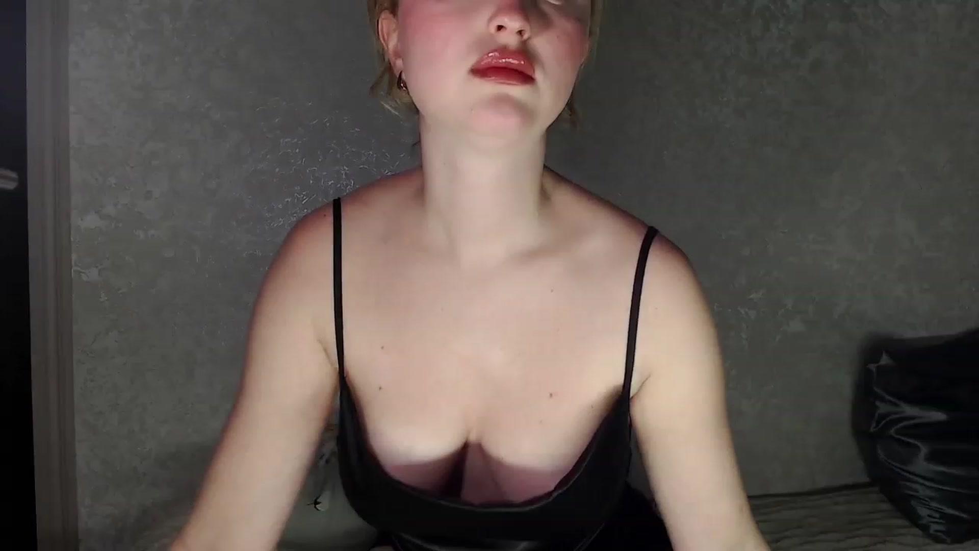 Gallery image thumbnail from Lilcutee's myfreecams stream on, 01/20/2024, 14:53 image 9 of 20