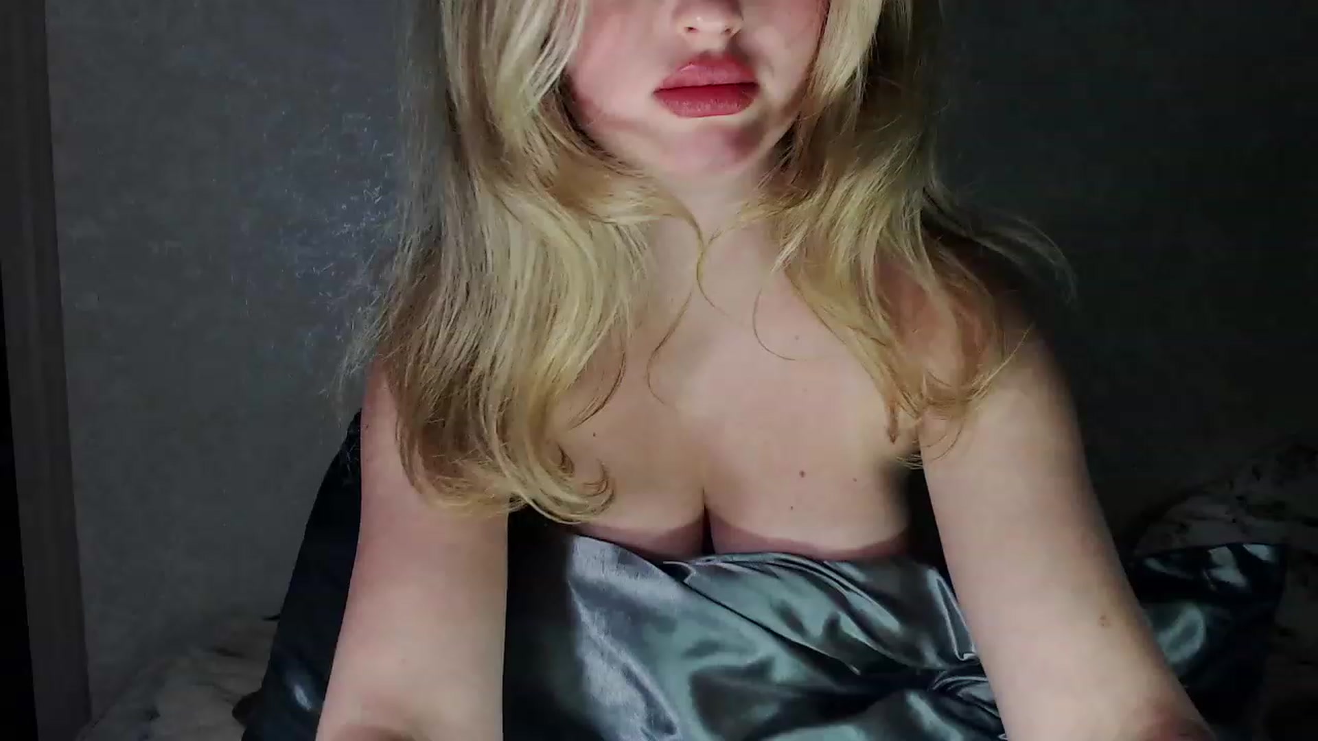 Gallery image thumbnail from Lilcutee's myfreecams stream on, 01/25/2024, 17:08 image 2 of 20