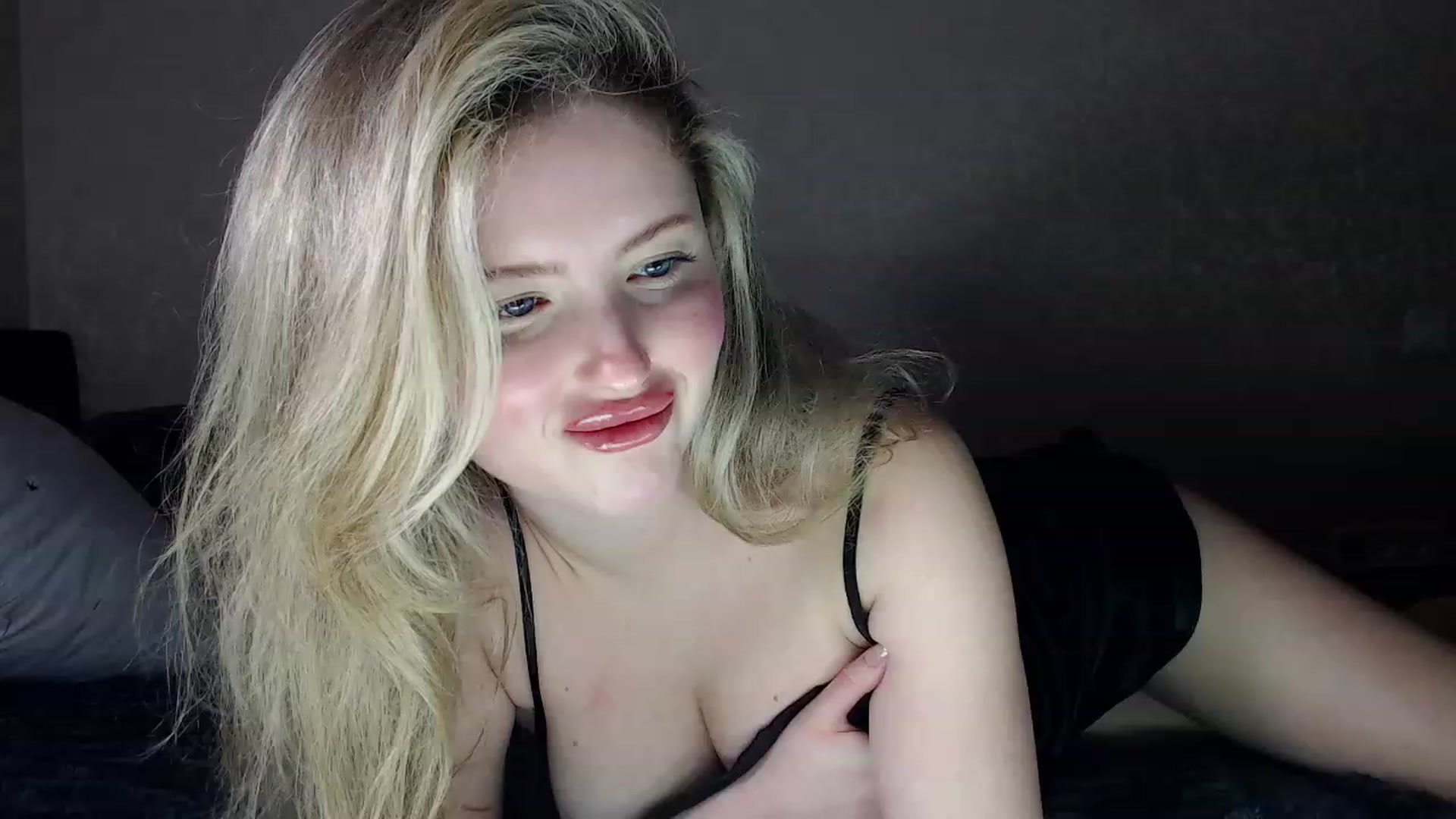 Gallery image thumbnail from Lilcutee's myfreecams stream on, 01/30/2024, 17:47 image 10 of 20