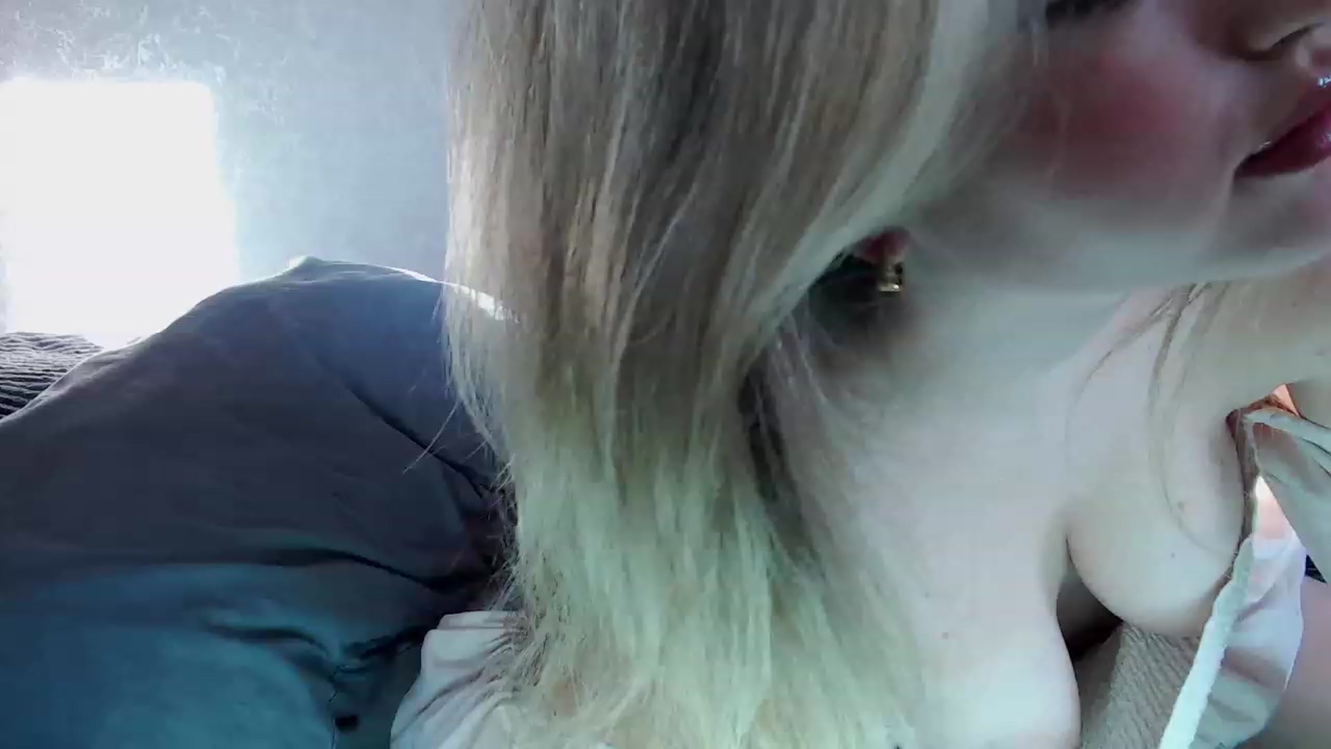 Gallery image thumbnail from Lilcutee's myfreecams stream on, 02/08/2024, 13:34 image 8 of 20