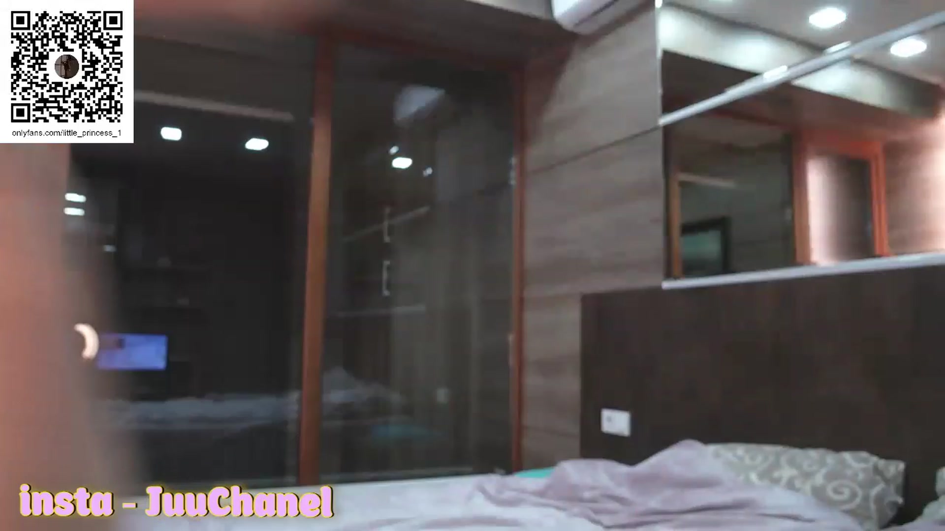 Gallery image thumbnail from Lildevone's myfreecams stream on, 12/10/2022, 20:31 image 17 of 20