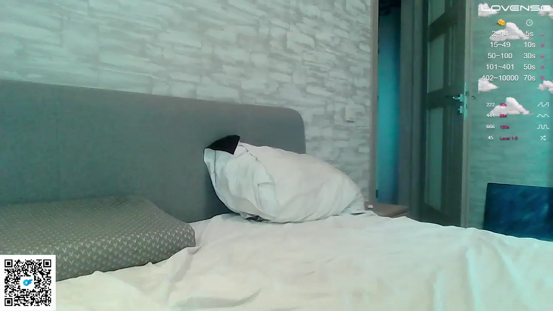 Gallery image thumbnail from Lildevone's myfreecams stream on, 07/25/2023, 14:19 image 9 of 20