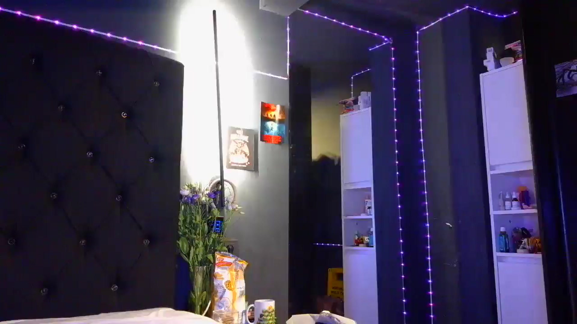 Gallery image thumbnail from LiliJane's myfreecams stream on, 12/11/2025, 08:13 image 7 of 20