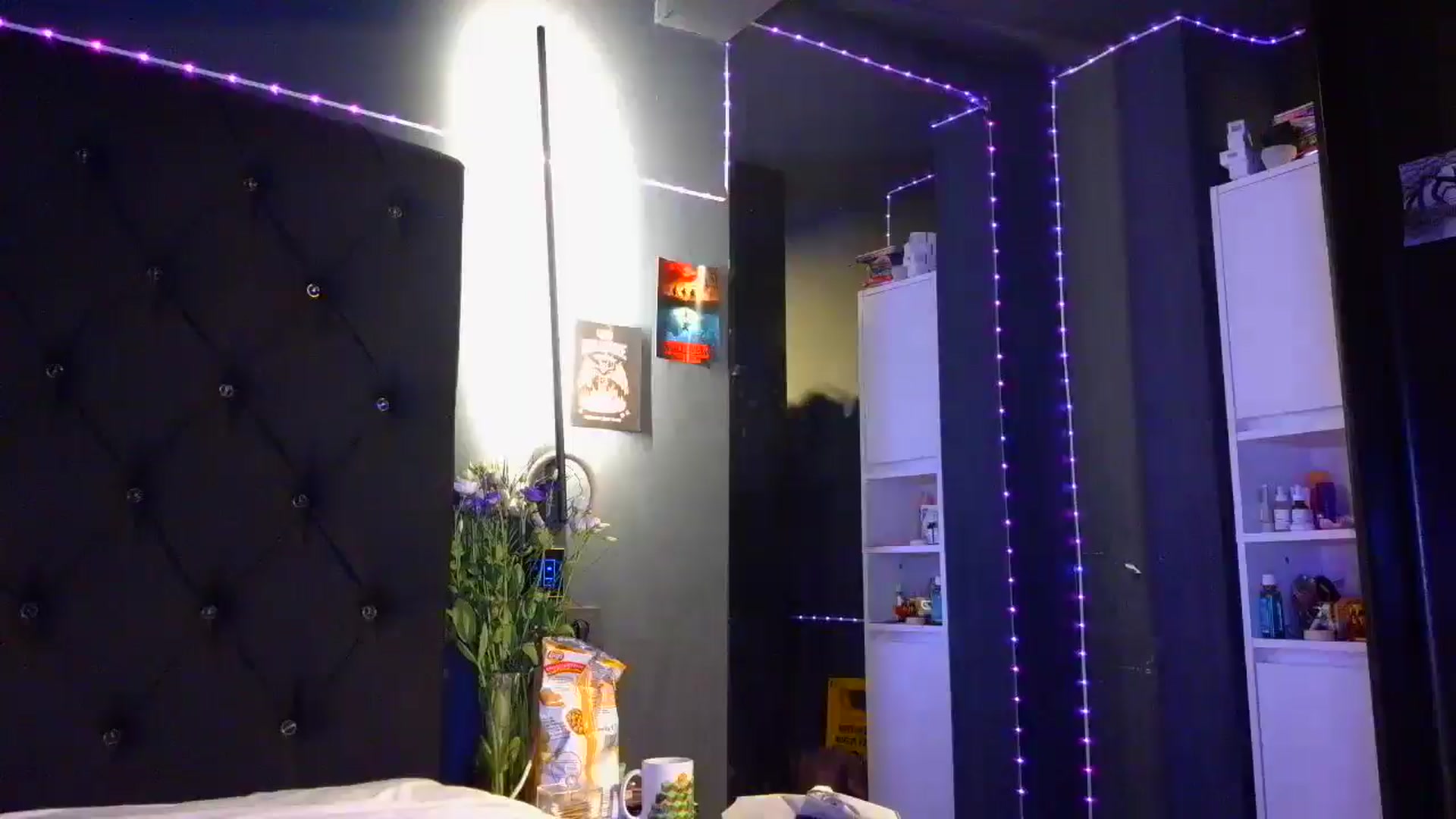 Gallery image thumbnail from LiliJane's myfreecams stream on, 12/11/2025, 08:13 image 10 of 20