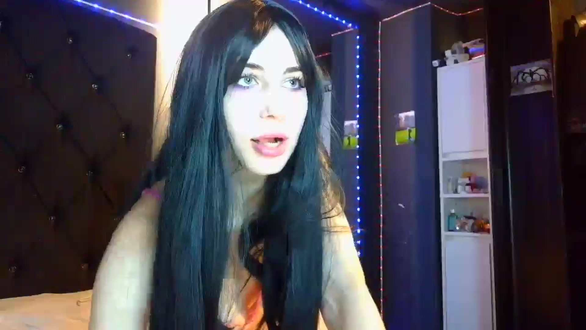Gallery image thumbnail from LiliJane's myfreecams stream on, 12/13/2025, 12:07 image 3 of 20