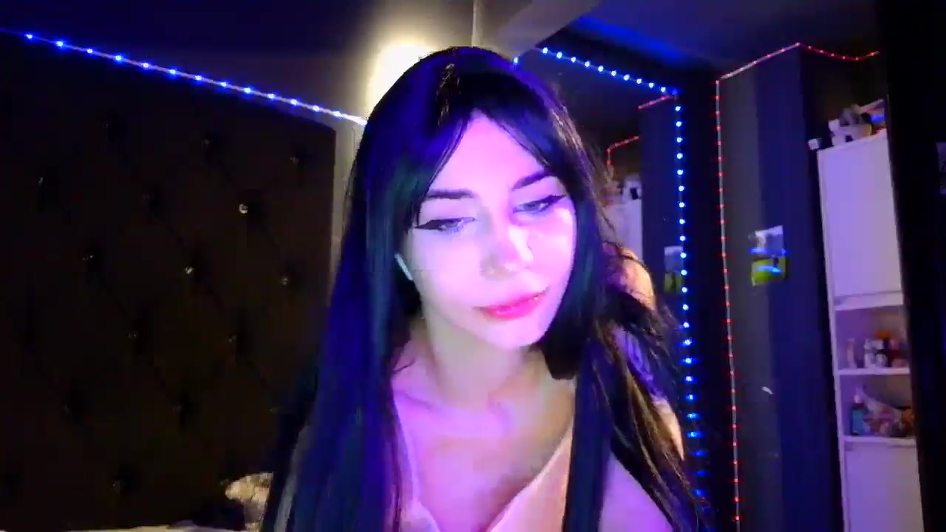 Gallery image thumbnail from LiliJane's myfreecams stream on, 12/14/2025, 14:45 image 2 of 20