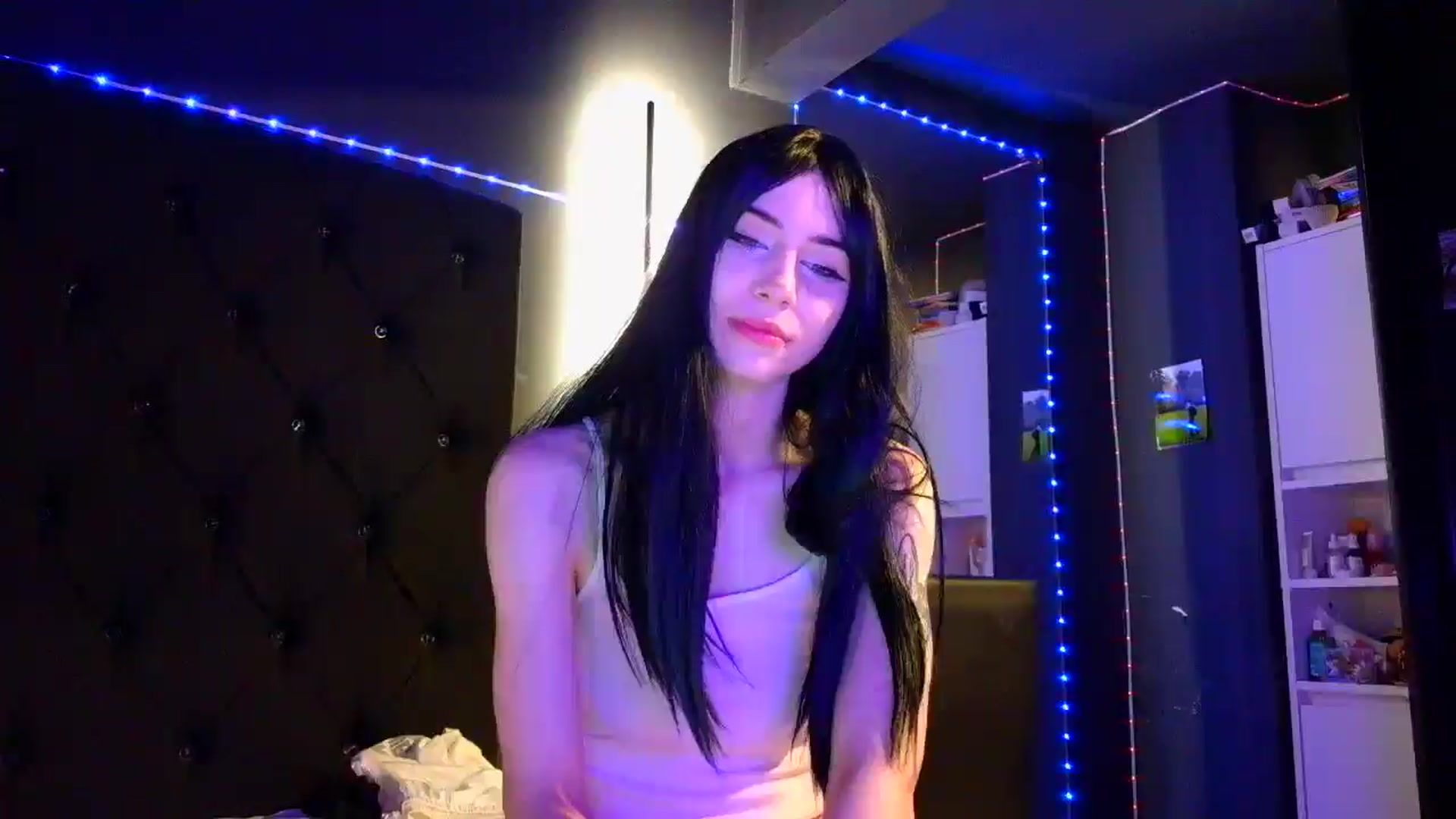 Gallery image thumbnail from LiliJane's myfreecams stream on, 12/14/2025, 14:45 image 8 of 20