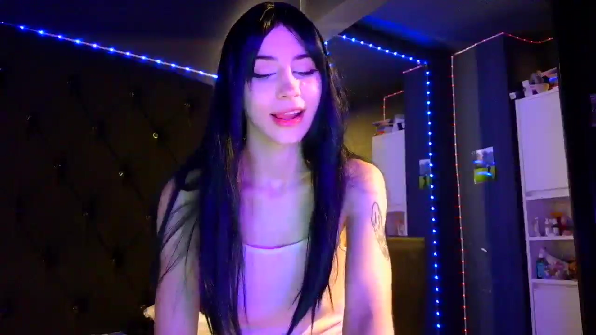 Gallery image thumbnail from LiliJane's myfreecams stream on, 12/14/2025, 15:09 image 18 of 20