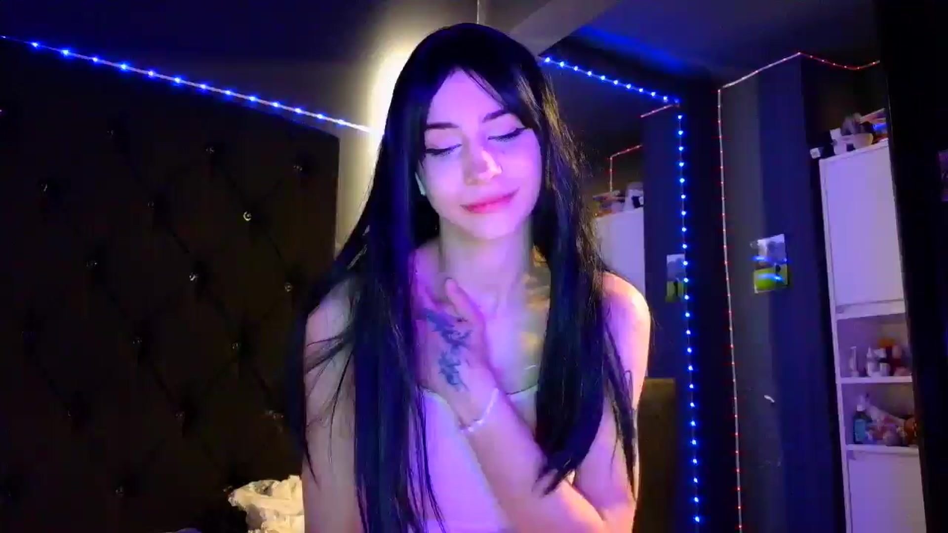 Gallery image thumbnail from LiliJane's myfreecams stream on, 12/14/2025, 15:09 image 17 of 20