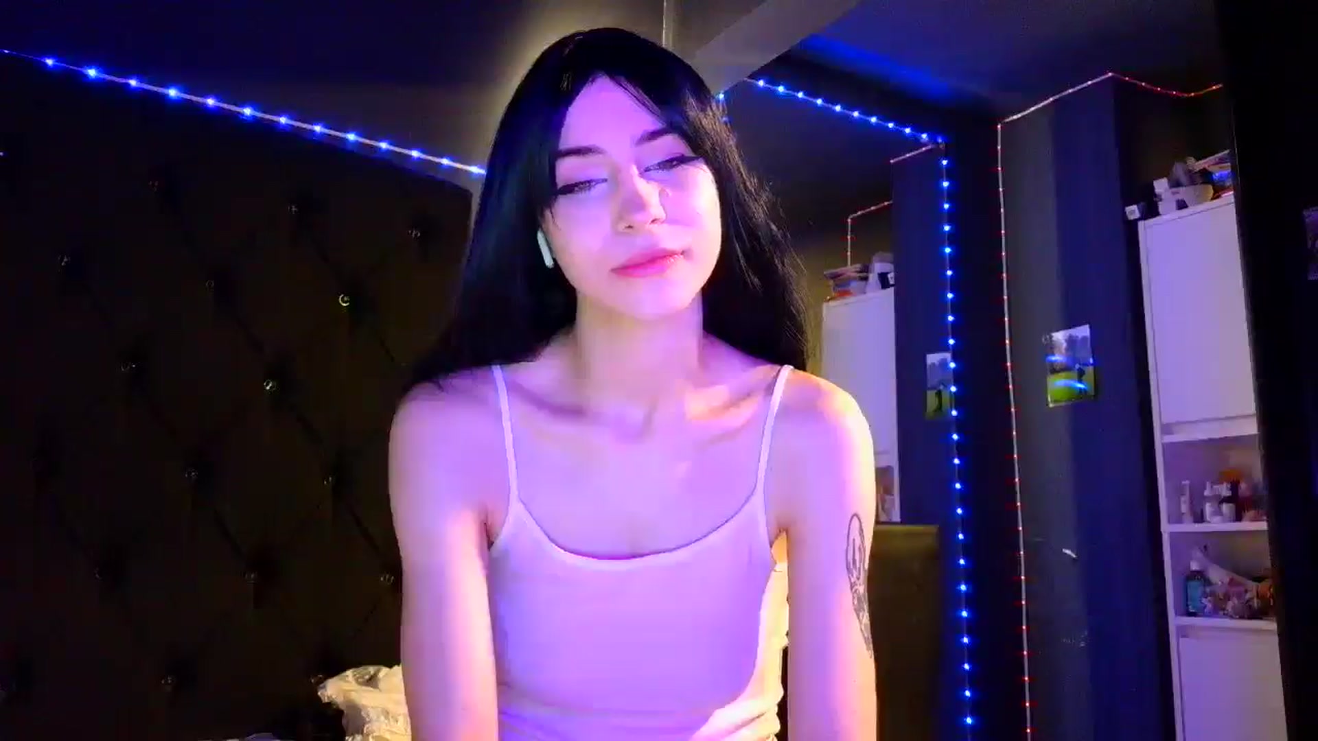 Gallery image thumbnail from LiliJane's myfreecams stream on, 12/14/2025, 15:09 image 2 of 20