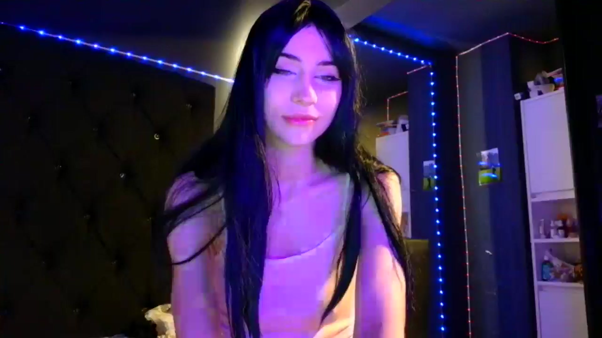 Gallery image thumbnail from LiliJane's myfreecams stream on, 12/14/2025, 15:09 image 9 of 20