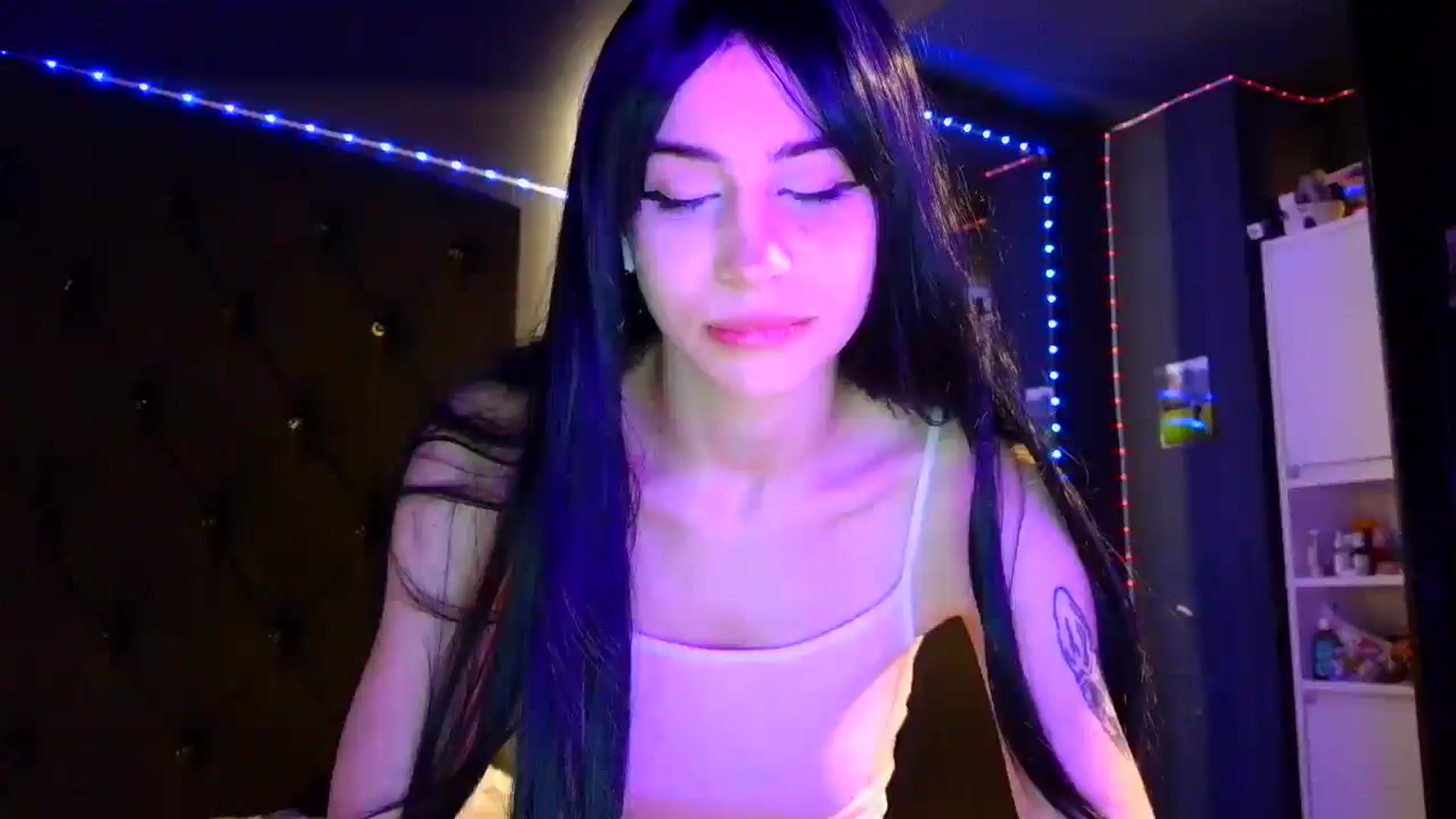 Gallery image thumbnail from LiliJane's myfreecams stream on, 12/14/2025, 15:09 image 7 of 20