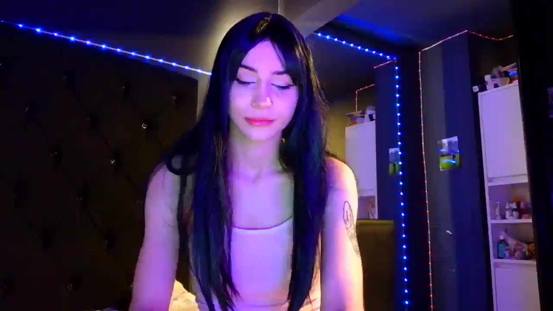 Gallery image thumbnail from LiliJane's myfreecams stream on, 12/14/2025, 15:09 image 19 of 20