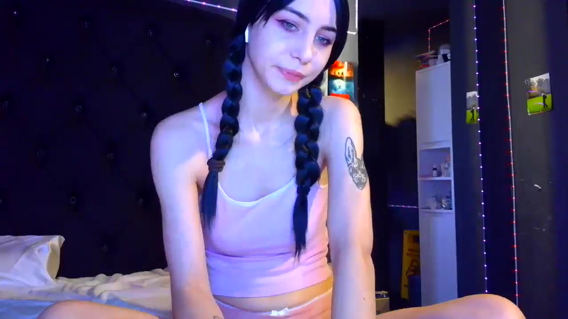 Gallery image thumbnail from LiliJane's myfreecams stream on, 12/16/2025, 12:53 image 2 of 20