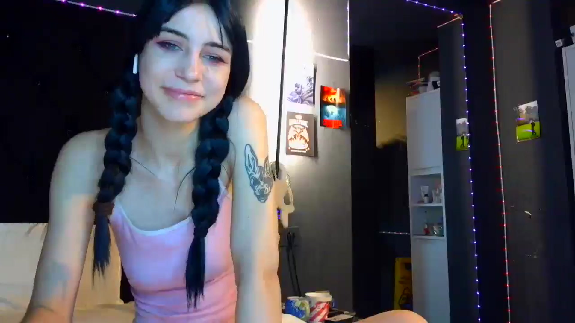 Gallery image thumbnail from LiliJane's myfreecams stream on, 12/16/2025, 18:23 image 14 of 20