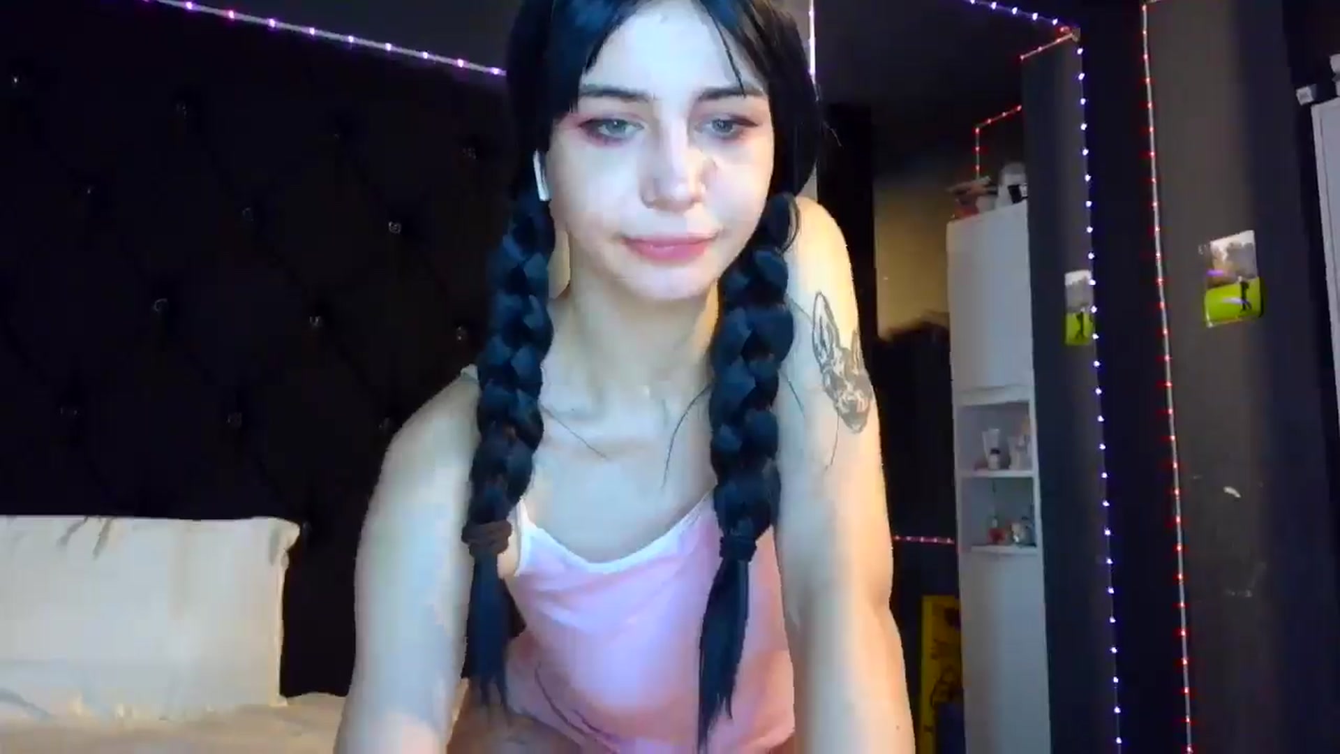 Gallery image thumbnail from LiliJane's myfreecams stream on, 12/16/2025, 18:23 image 20 of 20