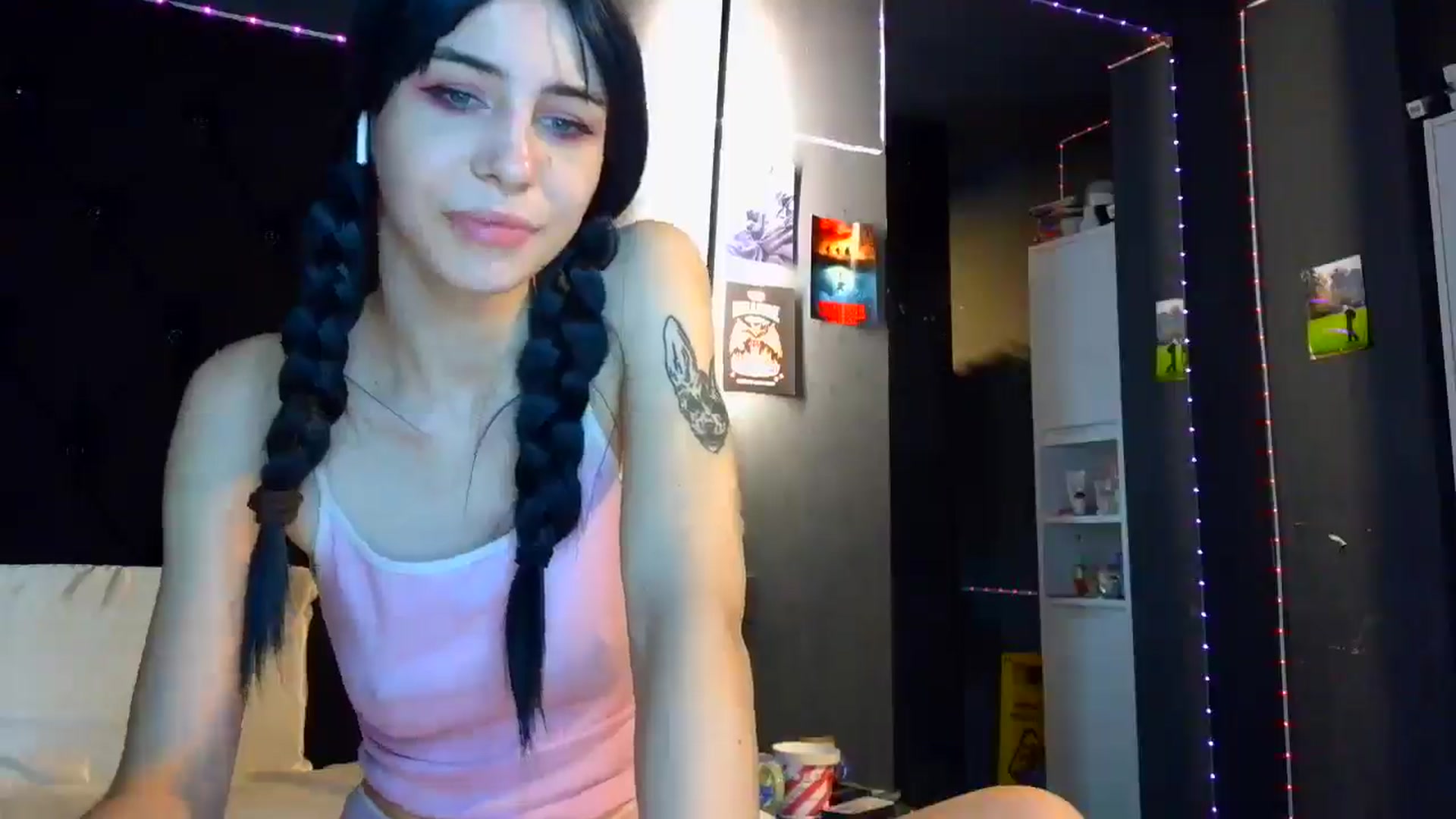 Gallery image thumbnail from LiliJane's myfreecams stream on, 12/16/2025, 18:23 image 16 of 20