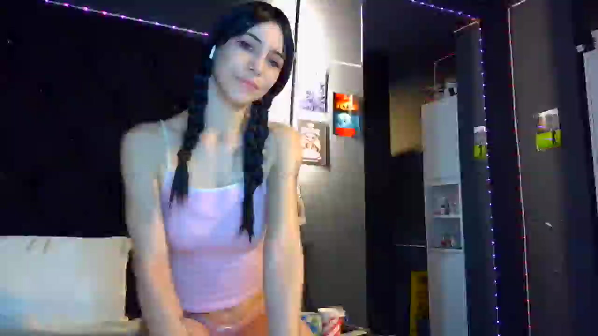 Gallery image thumbnail from LiliJane's myfreecams stream on, 12/16/2025, 18:23 image 3 of 20