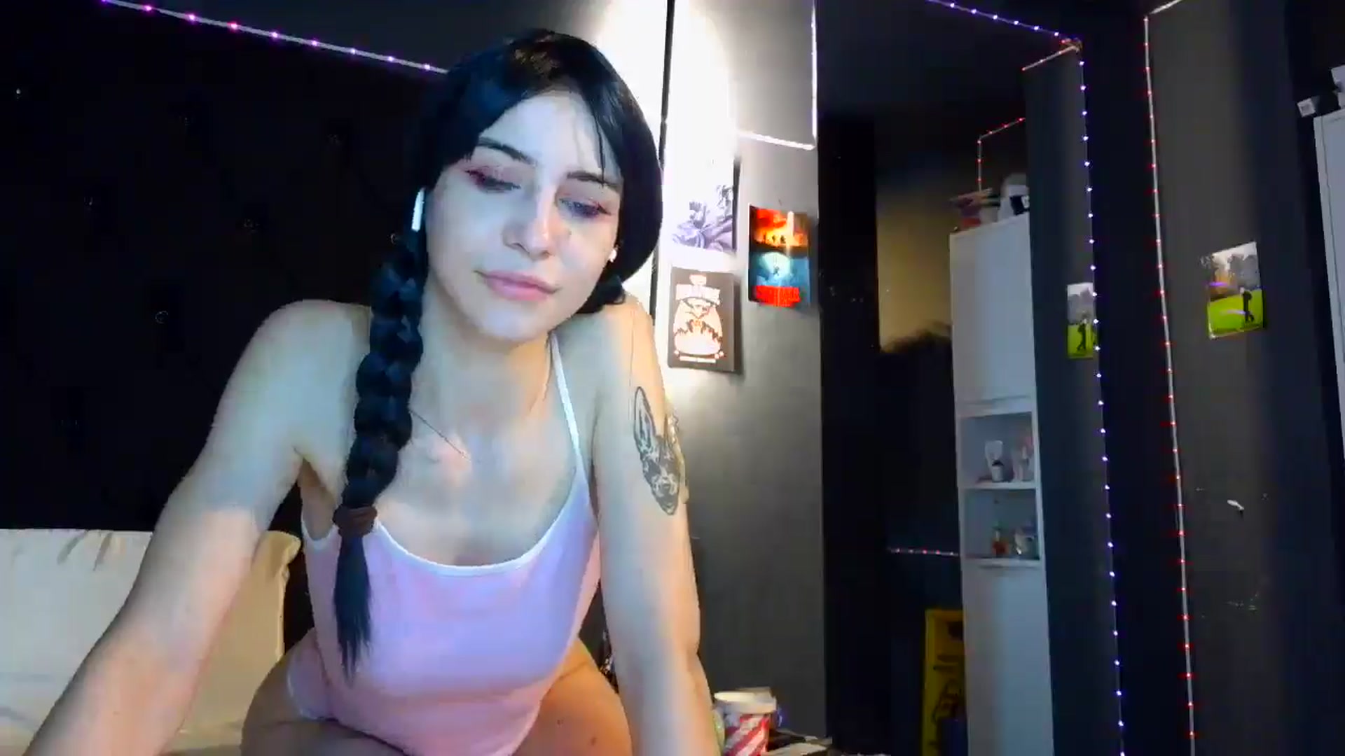 Gallery image thumbnail from LiliJane's myfreecams stream on, 12/16/2025, 18:23 image 7 of 20