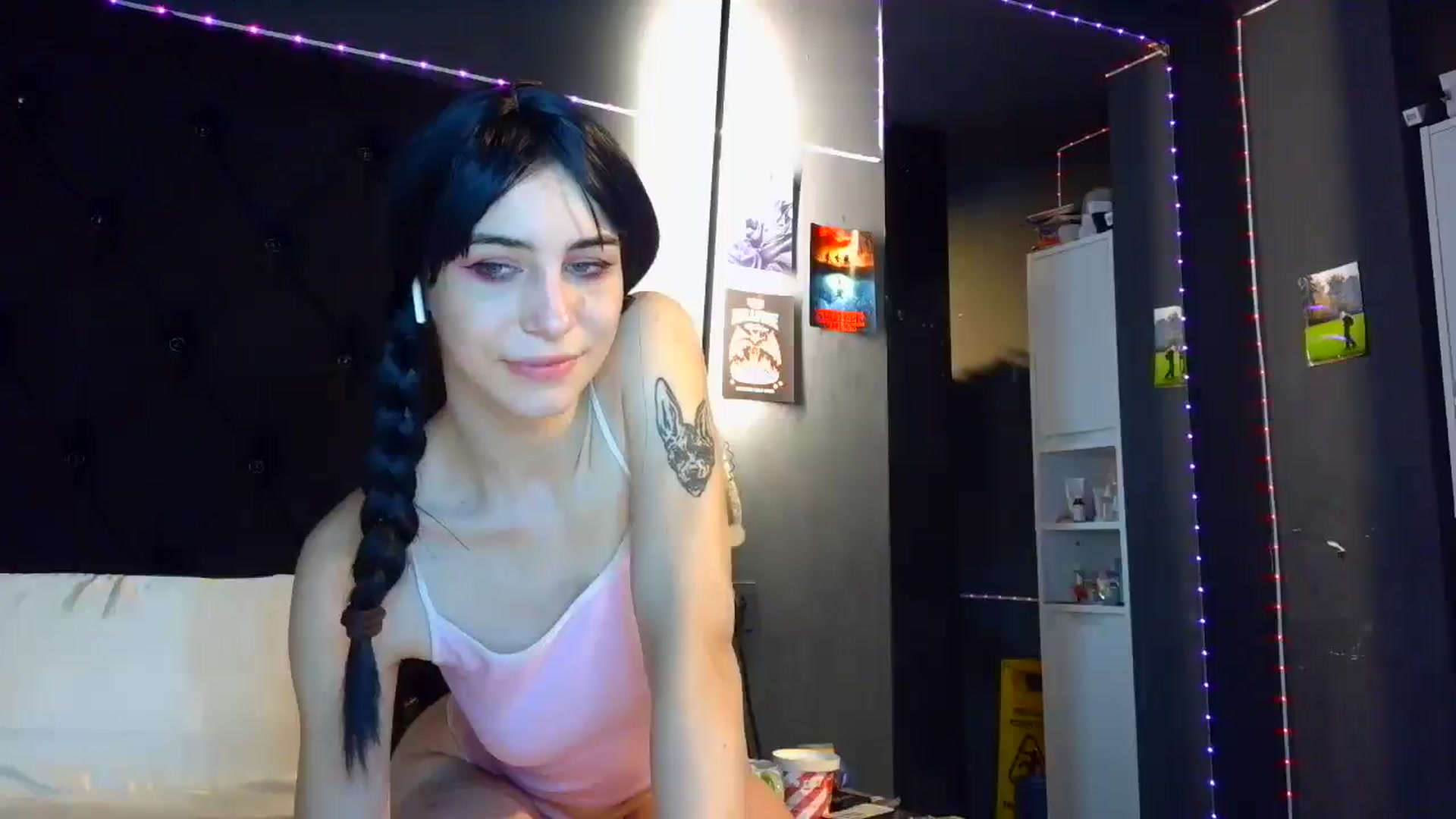 Gallery image thumbnail from LiliJane's myfreecams stream on, 12/16/2025, 18:23 image 4 of 20