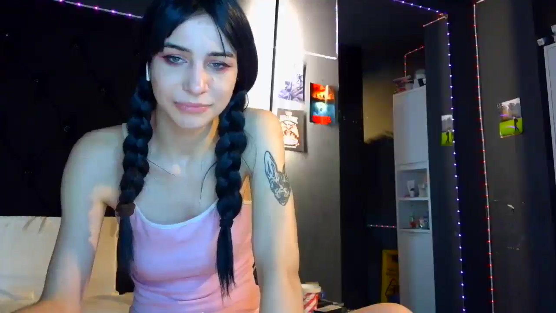 Gallery image thumbnail from LiliJane's myfreecams stream on, 12/16/2025, 18:23 image 15 of 20