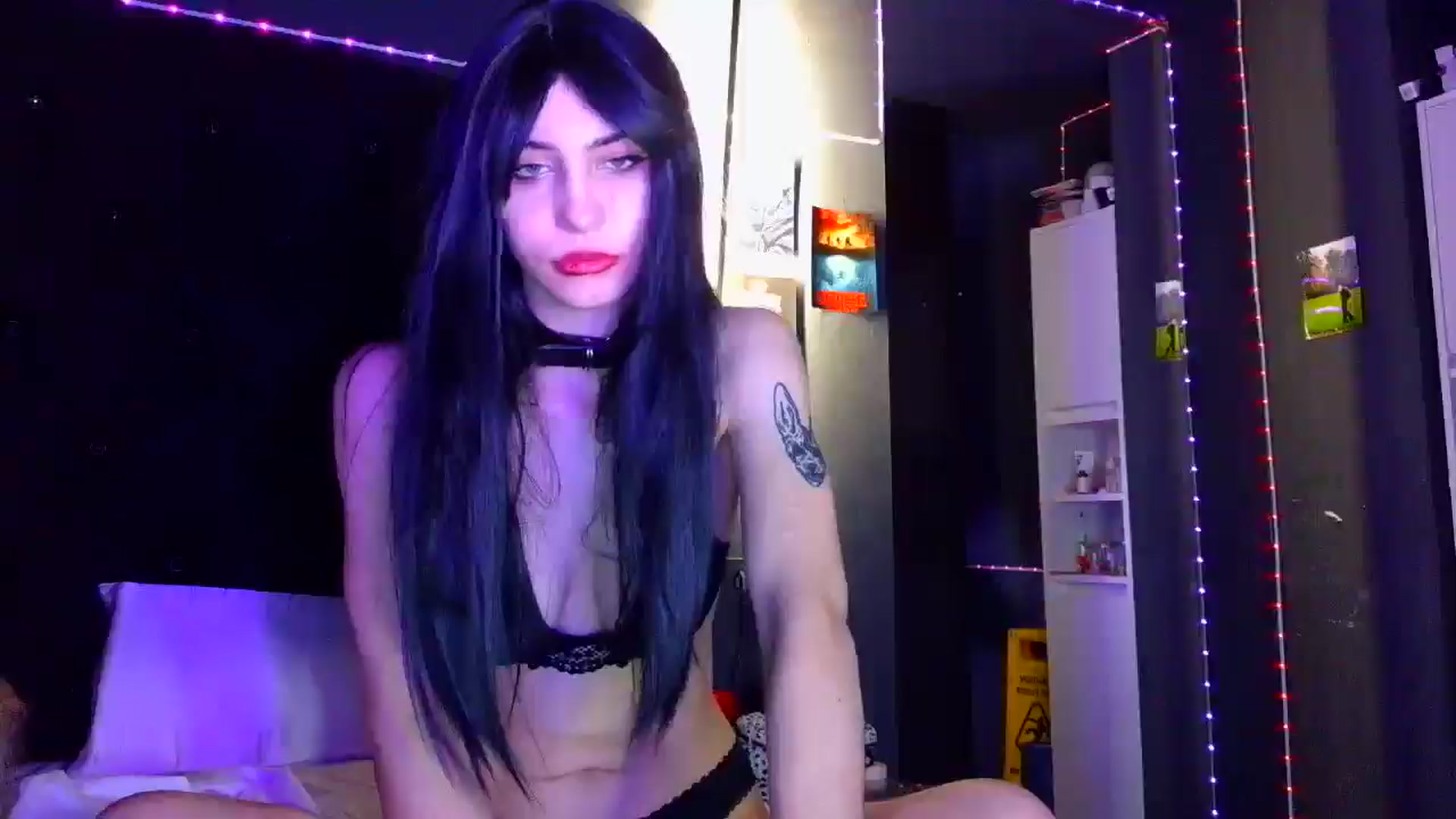 Gallery image thumbnail from LiliJane's myfreecams stream on, 12/18/2025, 09:40 image 9 of 20