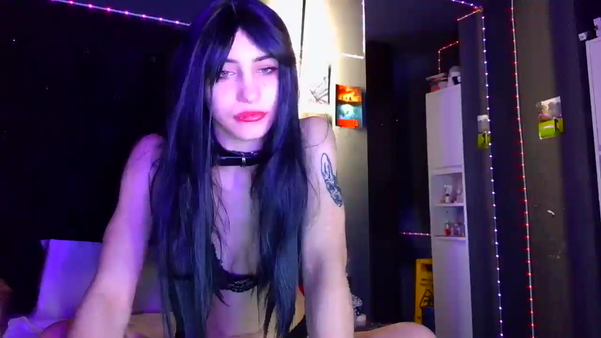 Gallery image thumbnail from LiliJane's myfreecams stream on, 12/18/2025, 09:40 image 4 of 20